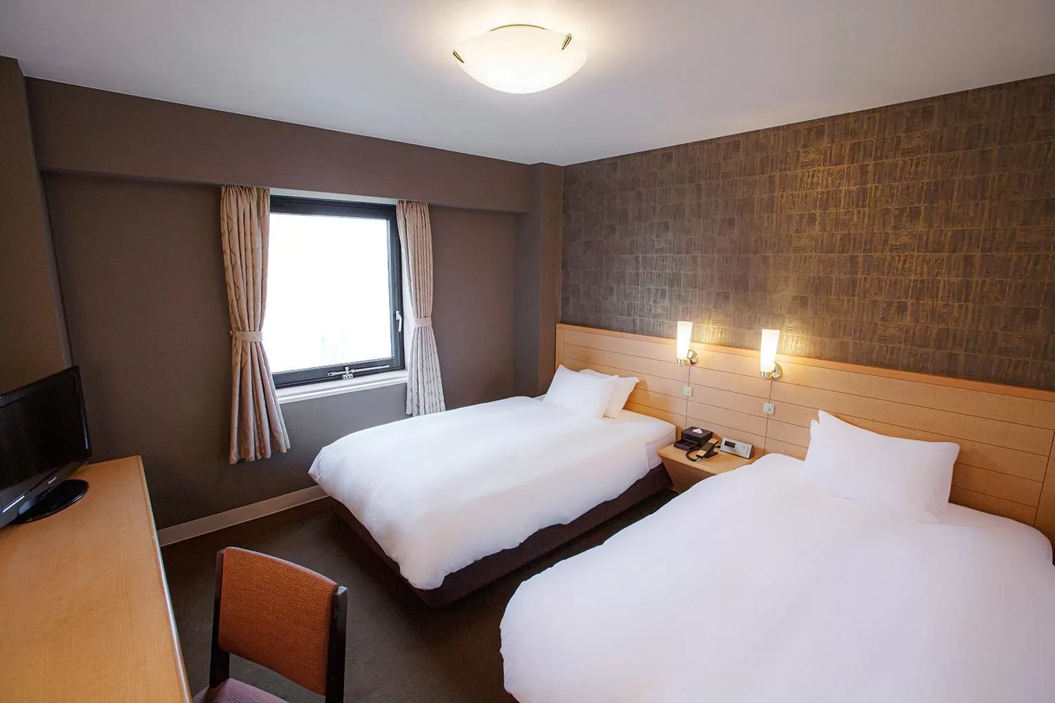 Photo of the whole room in THE STEEL HOUSE