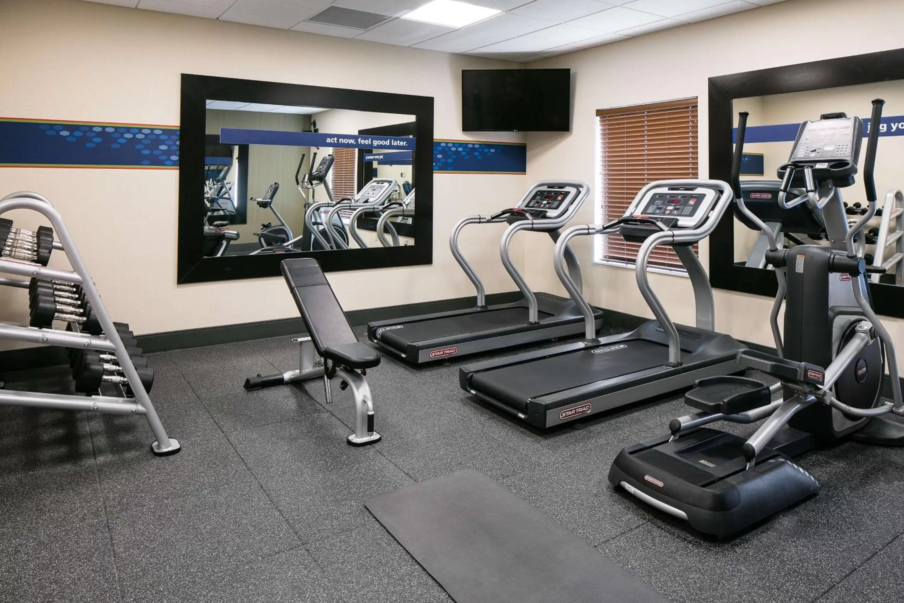 Fitness centre/facilities in Hampton Inn & Suites Mason City, IA
