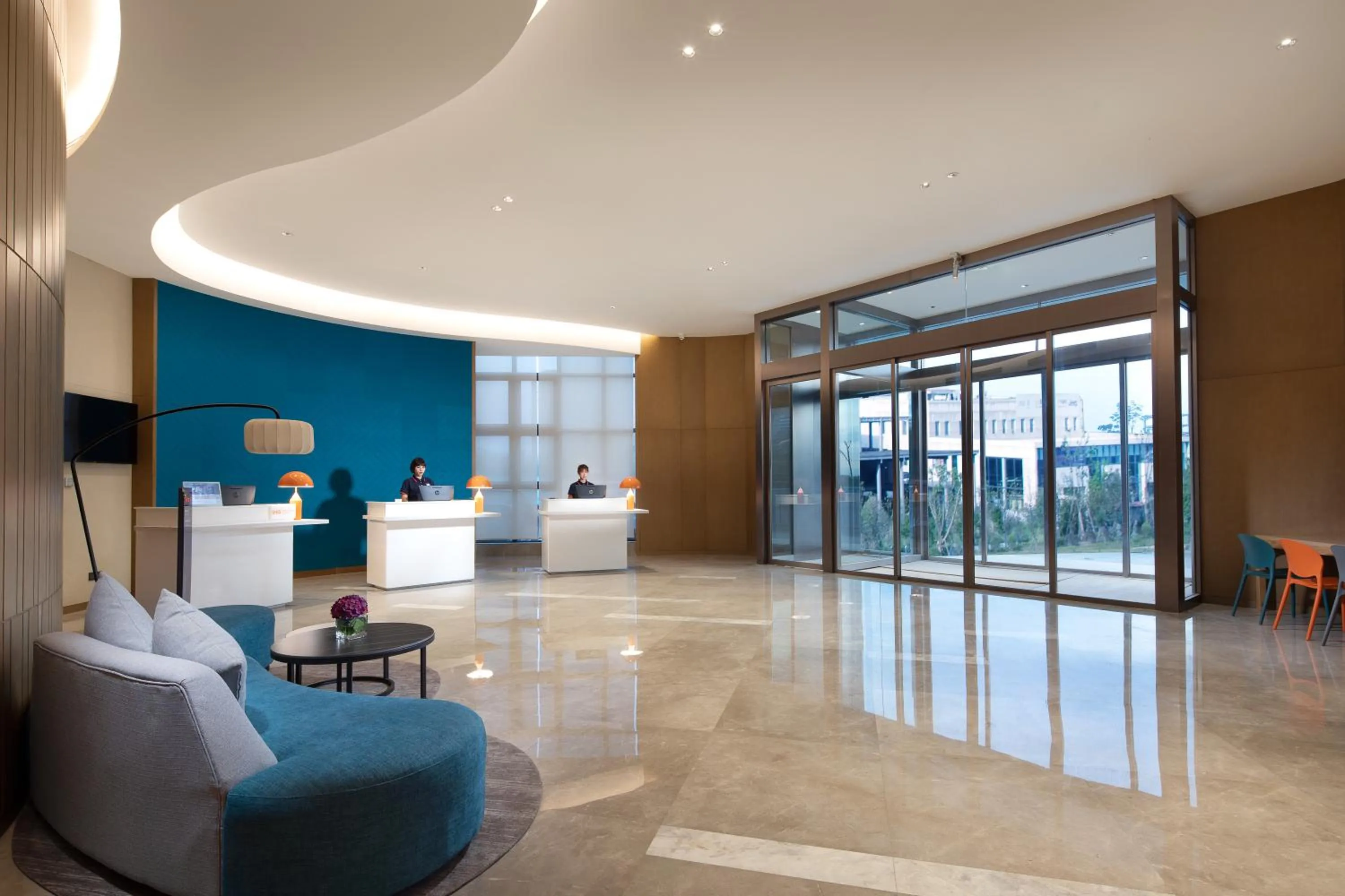 Lobby or reception in Holiday Inn Express Chengdu Longquanyi North by IHG