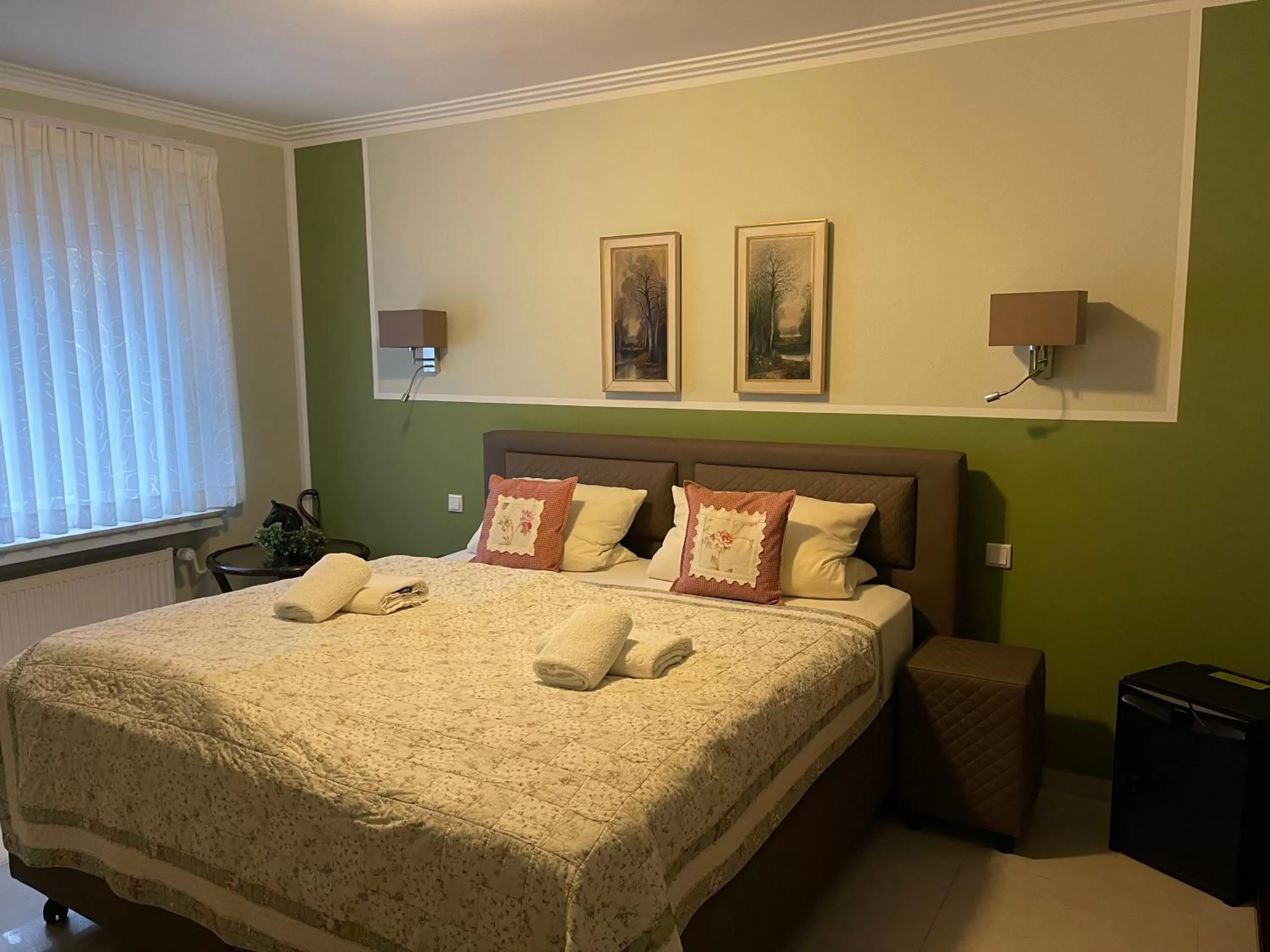 Twin Room with Private Bathroom - single occupancy in Hotel Gambrinus Arnsberg