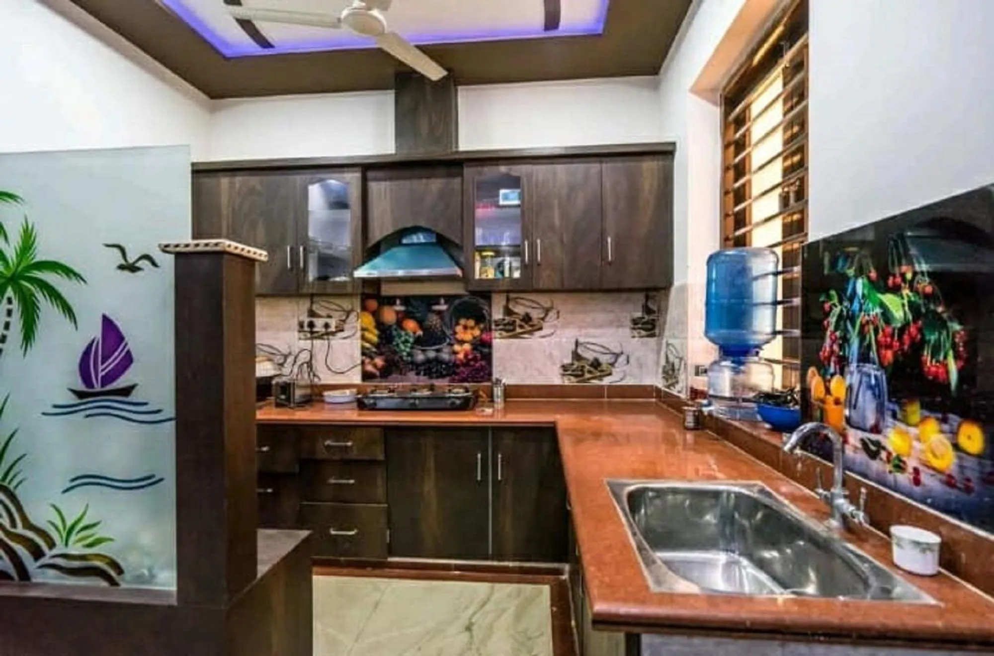 Kitchen or kitchenette in Friends Home Stay - Agra