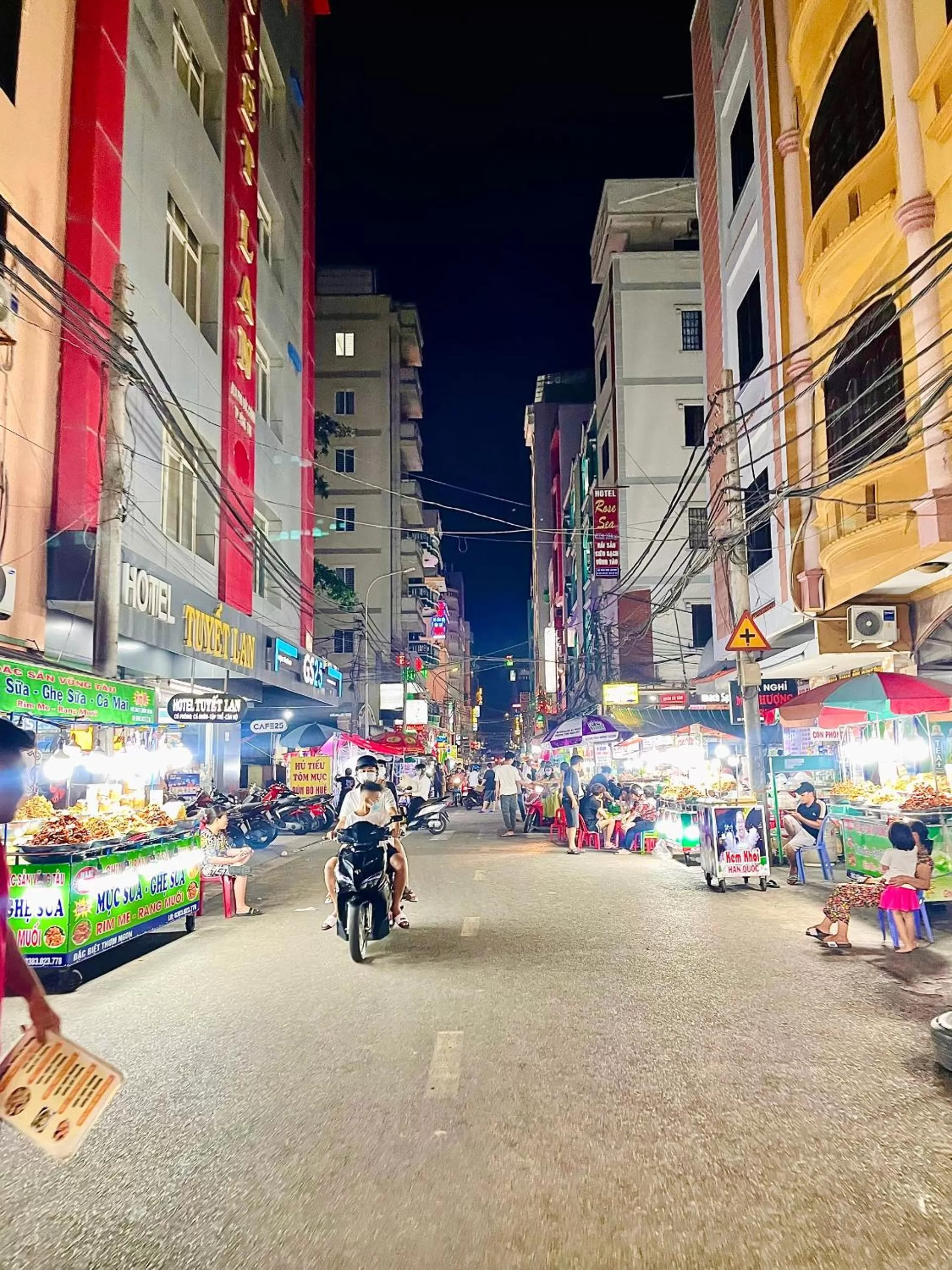 Neighbourhood in Diamond Hotel