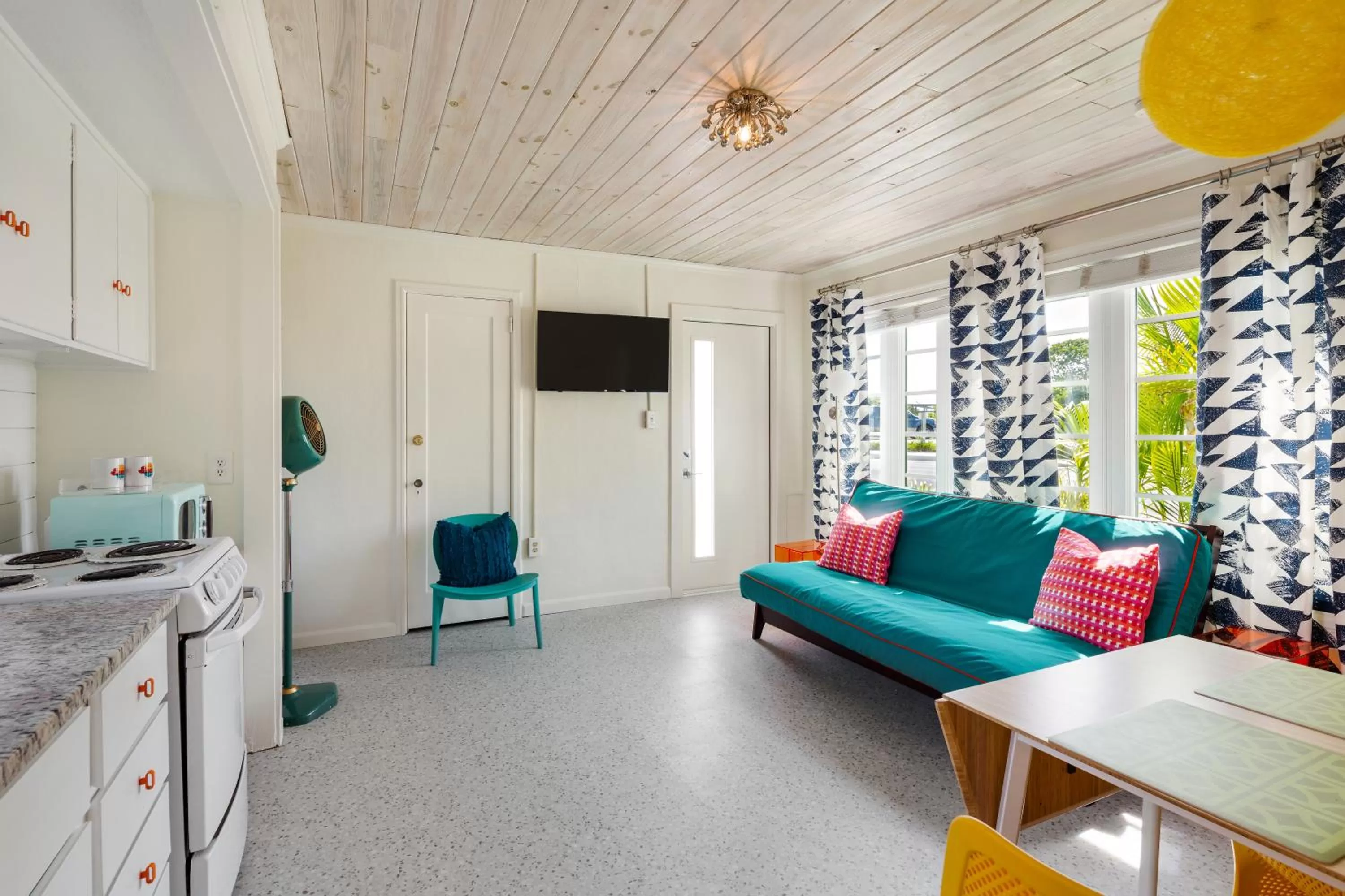 Living room in Sunset Inn and Cottages