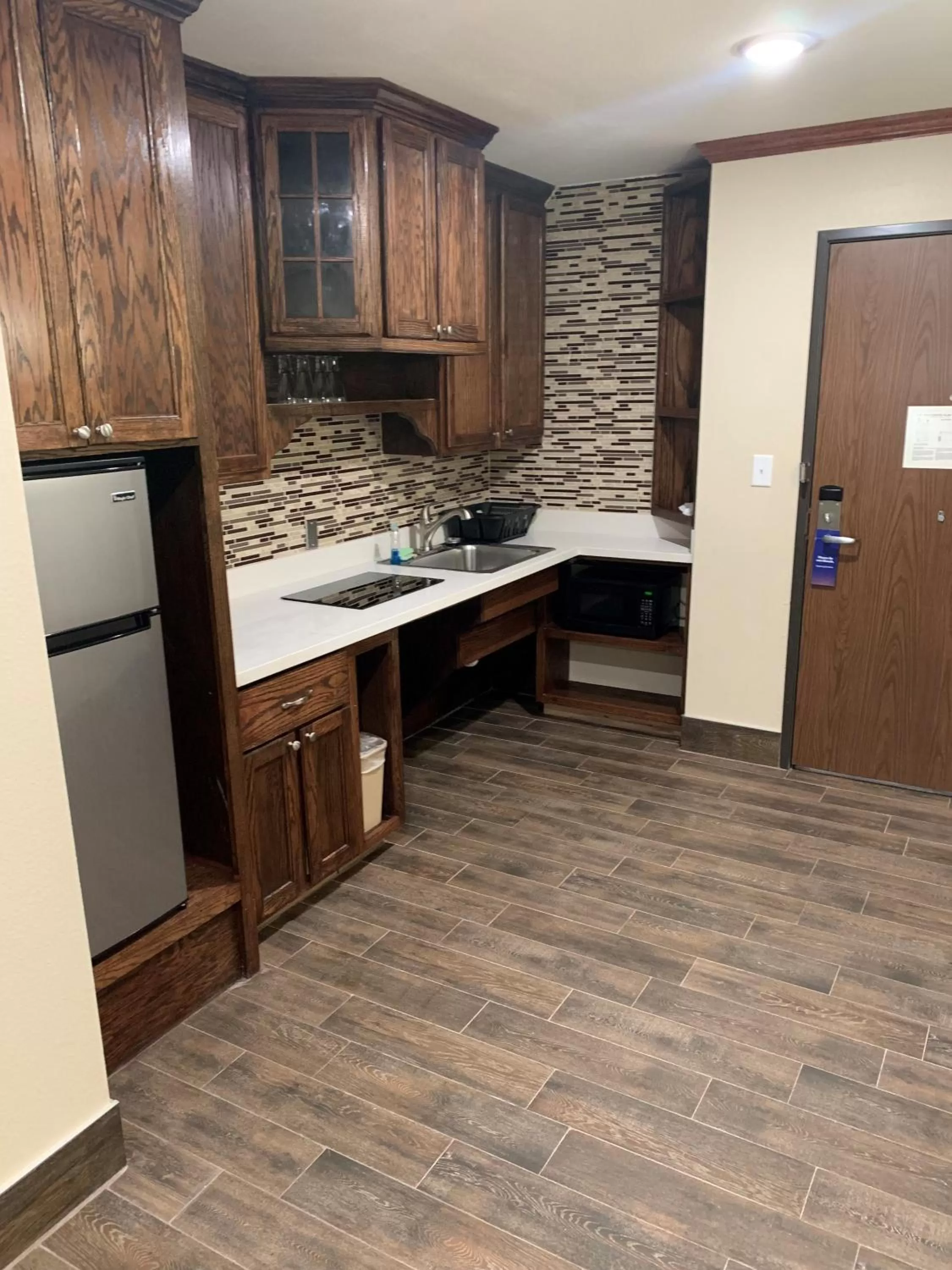 Kitchen or kitchenette in Comfort Suites West Monroe near Ike Hamilton Expo Center
