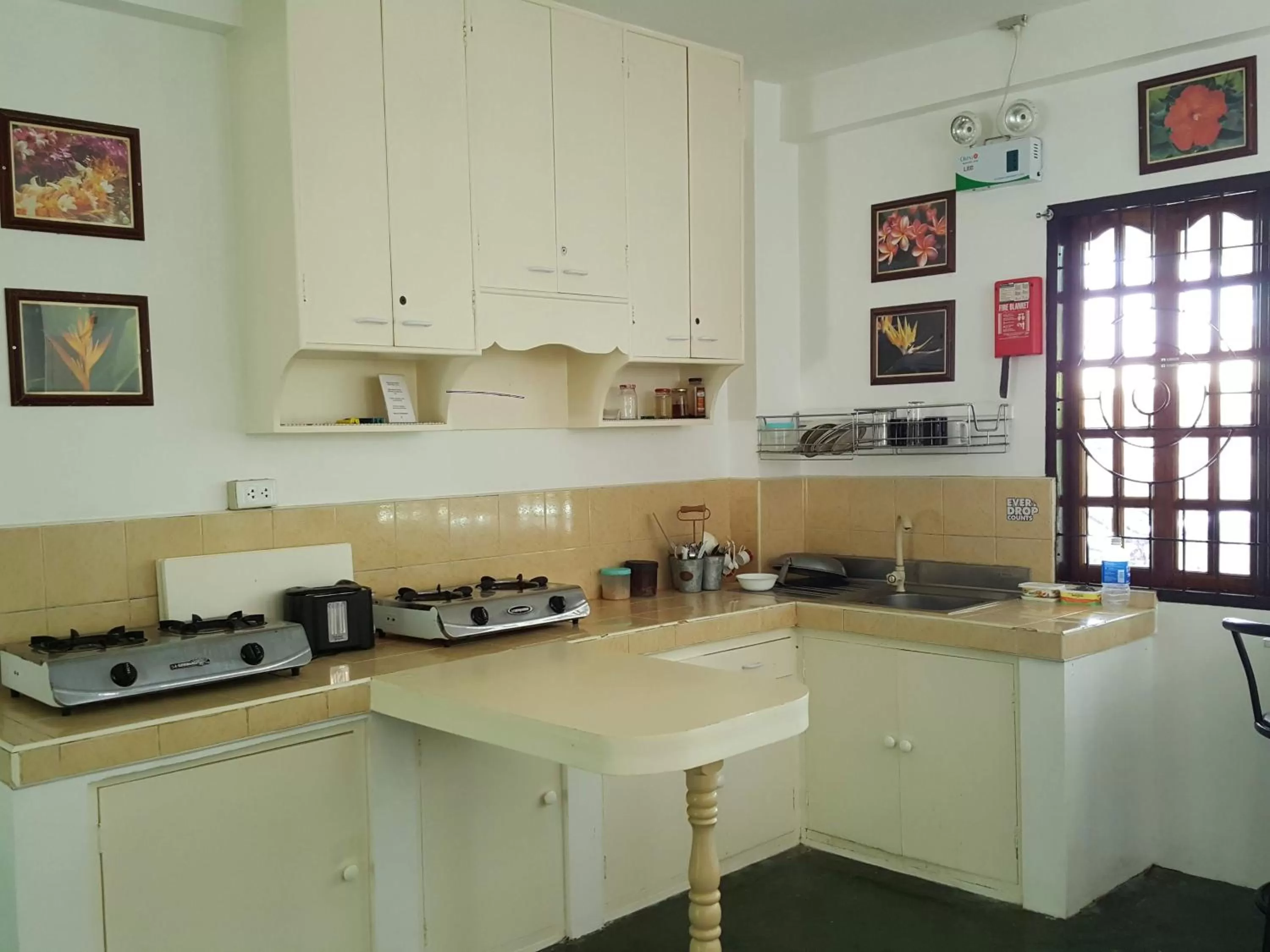 Kitchen or kitchenette in Citadel Alona Inn