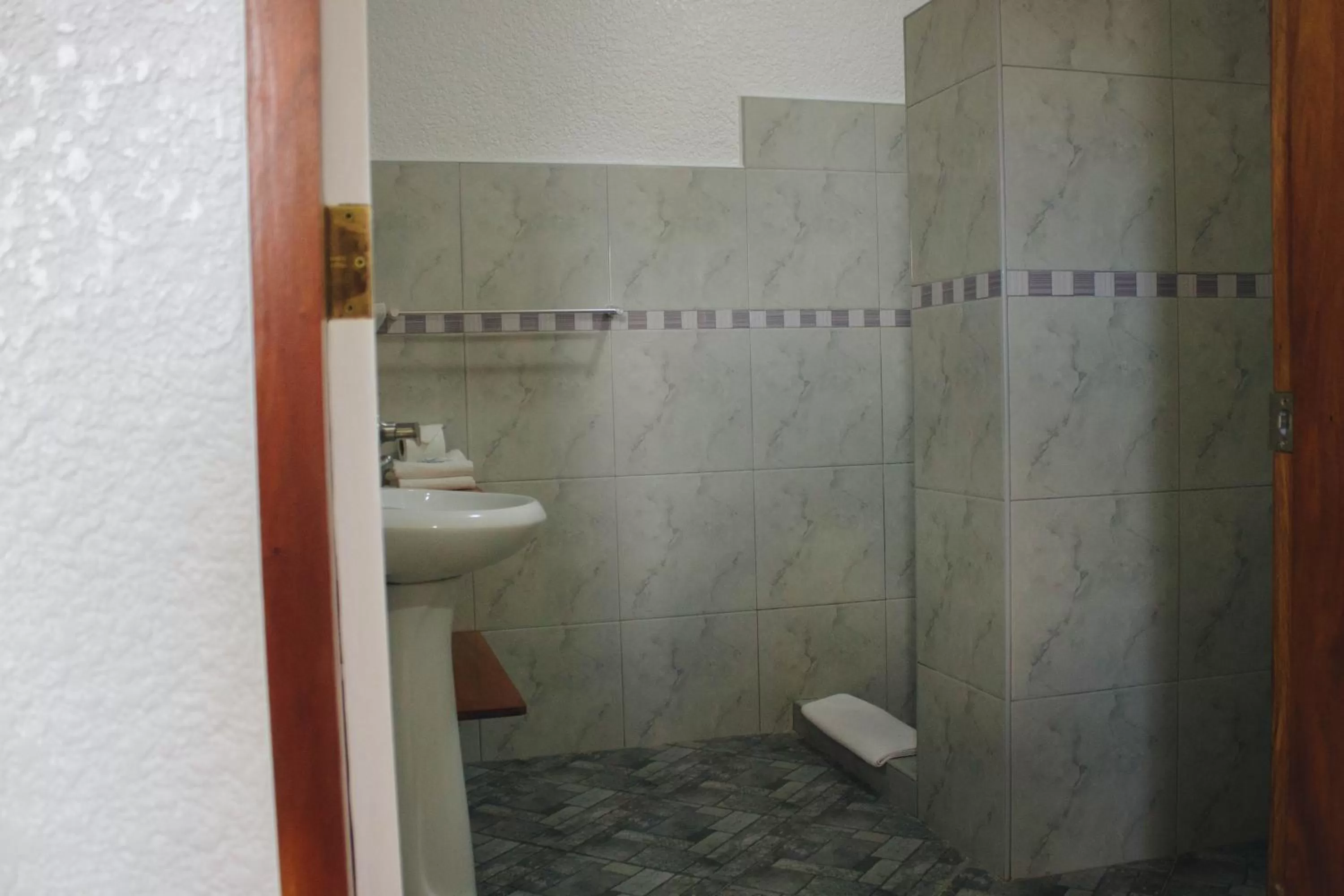 Bathroom in Jugalis Hotel and Restaurant