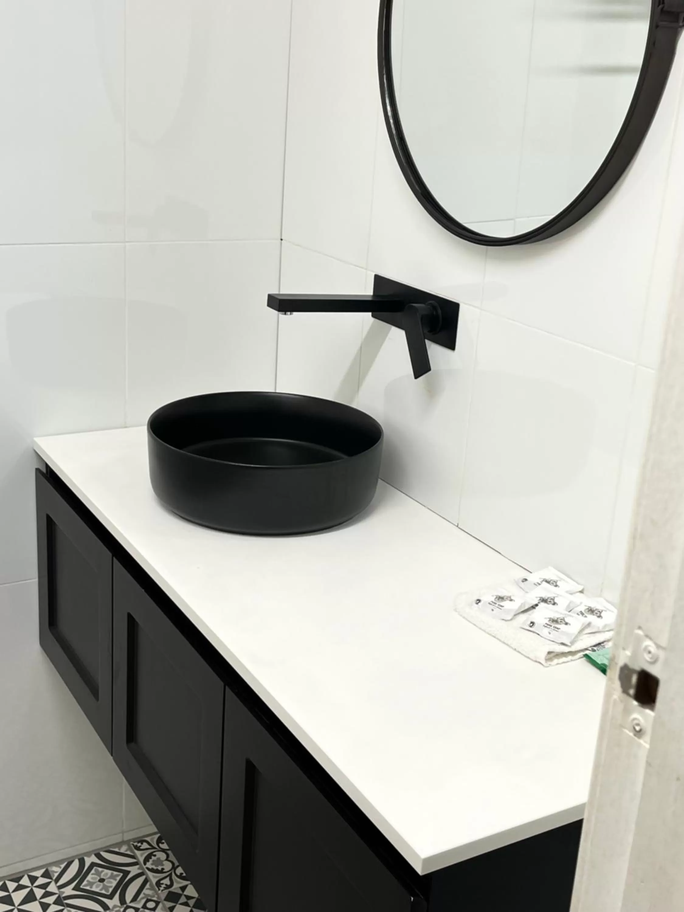 Bathroom in Chelsea Motor Inn