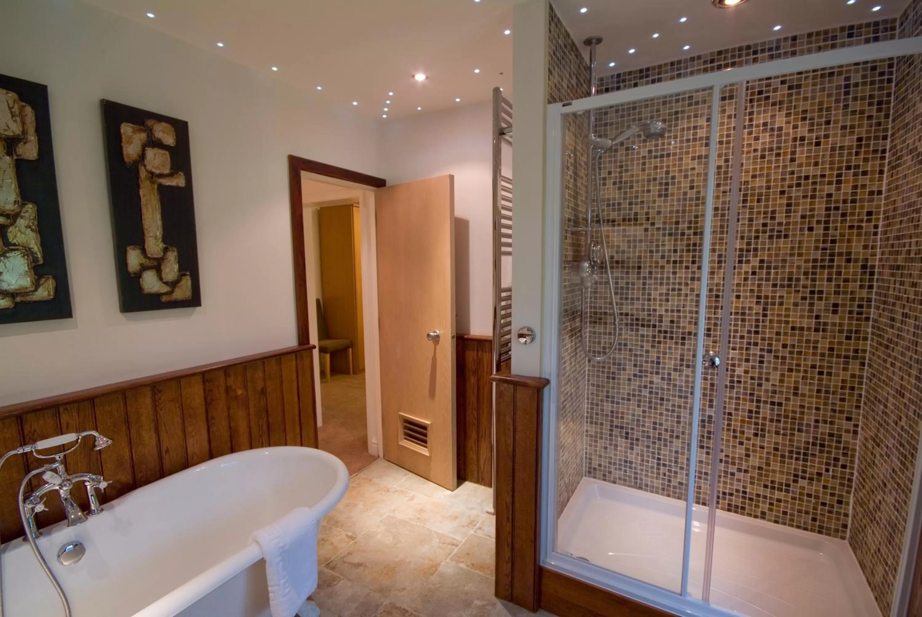 Bathroom in Exeter Court Hotel