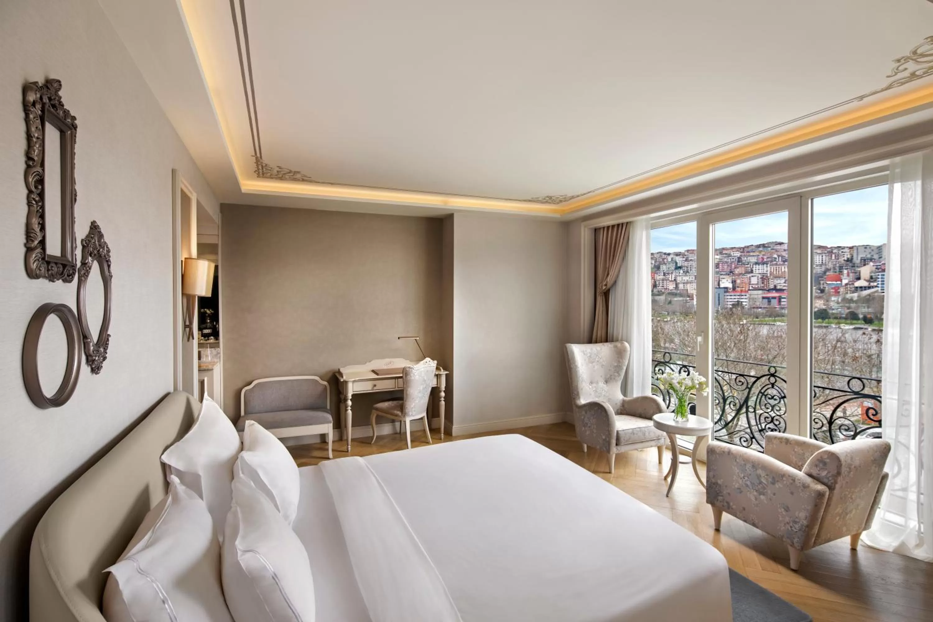 View (from property/room), Bed in Lazzoni Hotel