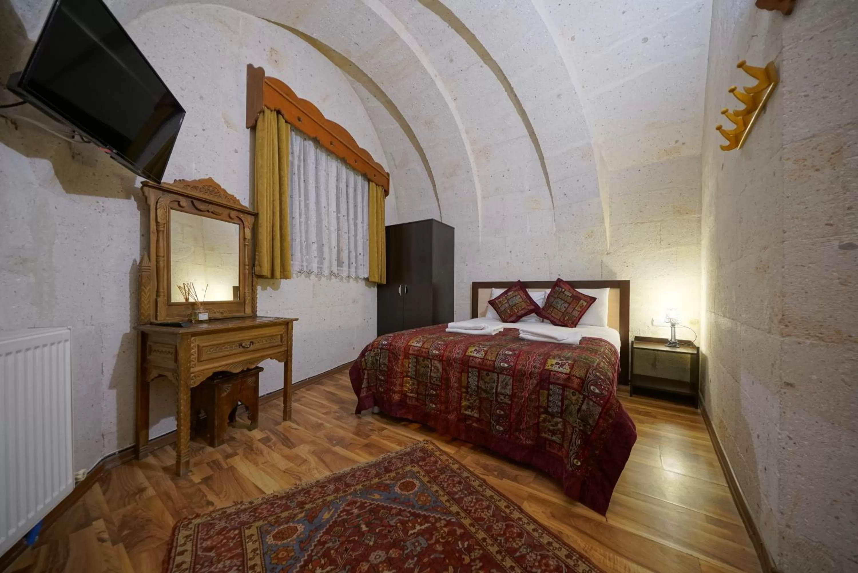 Photo of the whole room, Bed in Arch Palace