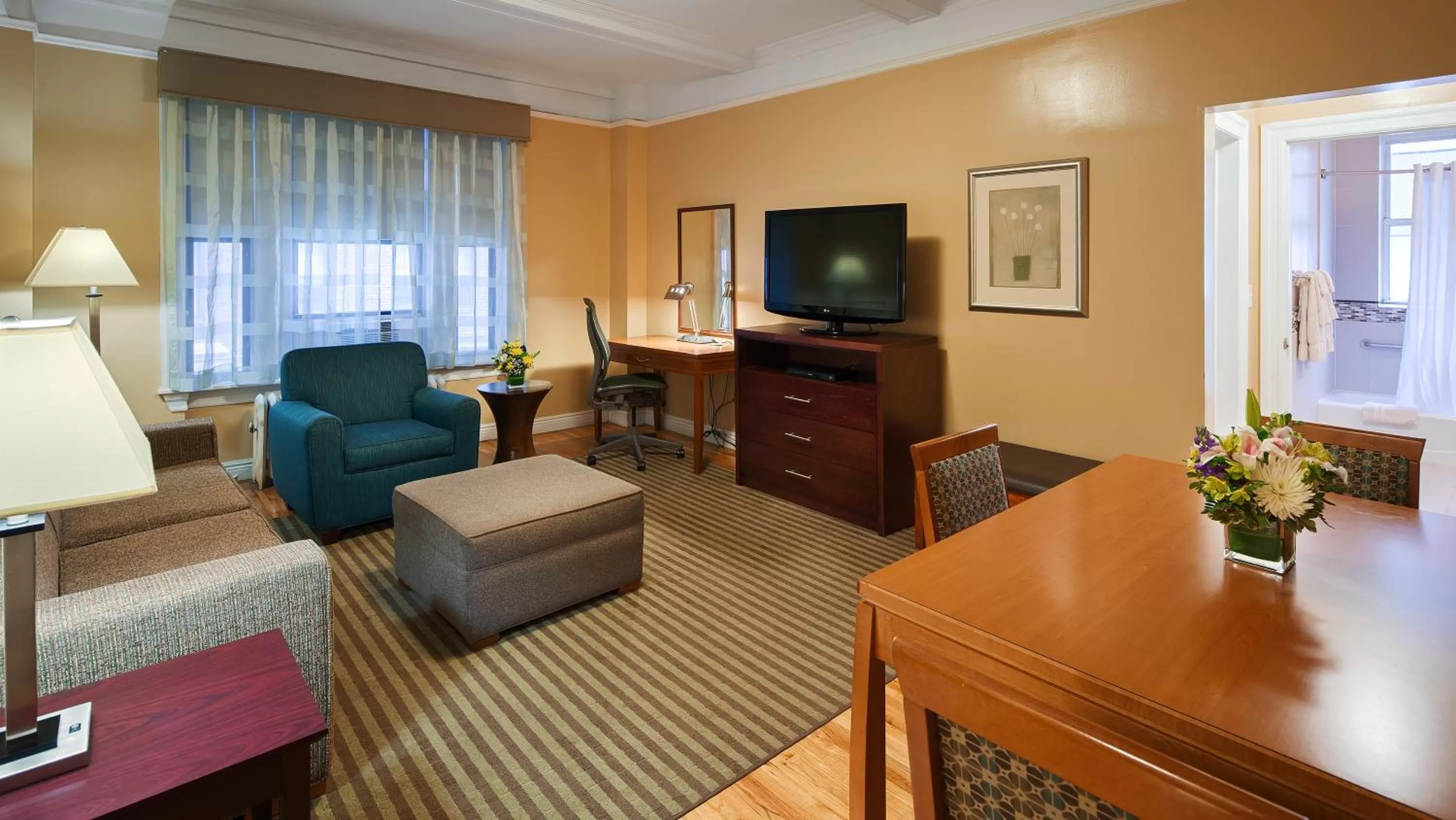 Seating area in Best Western Plus Hospitality House Suites