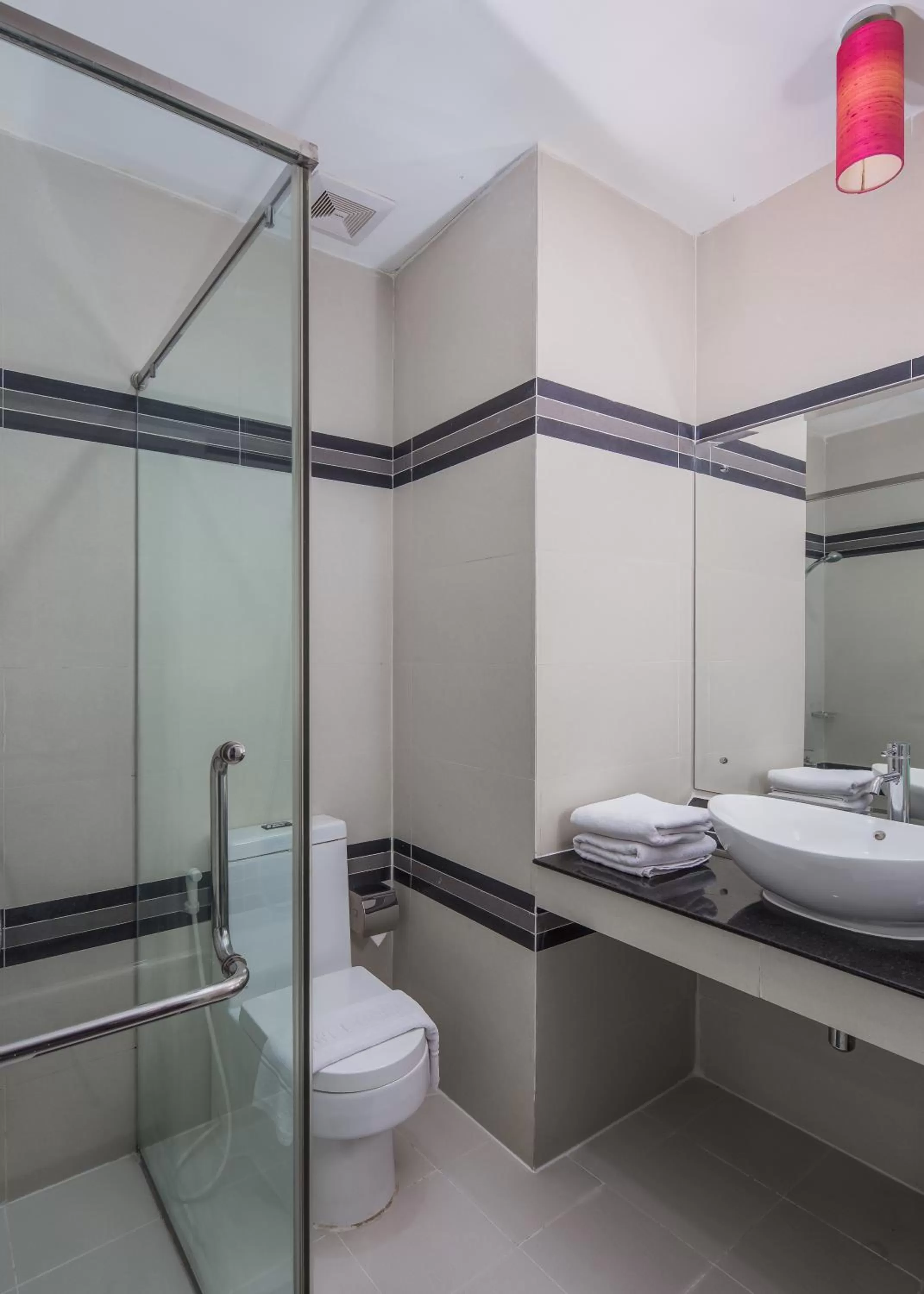 Bathroom in Altos Hotel