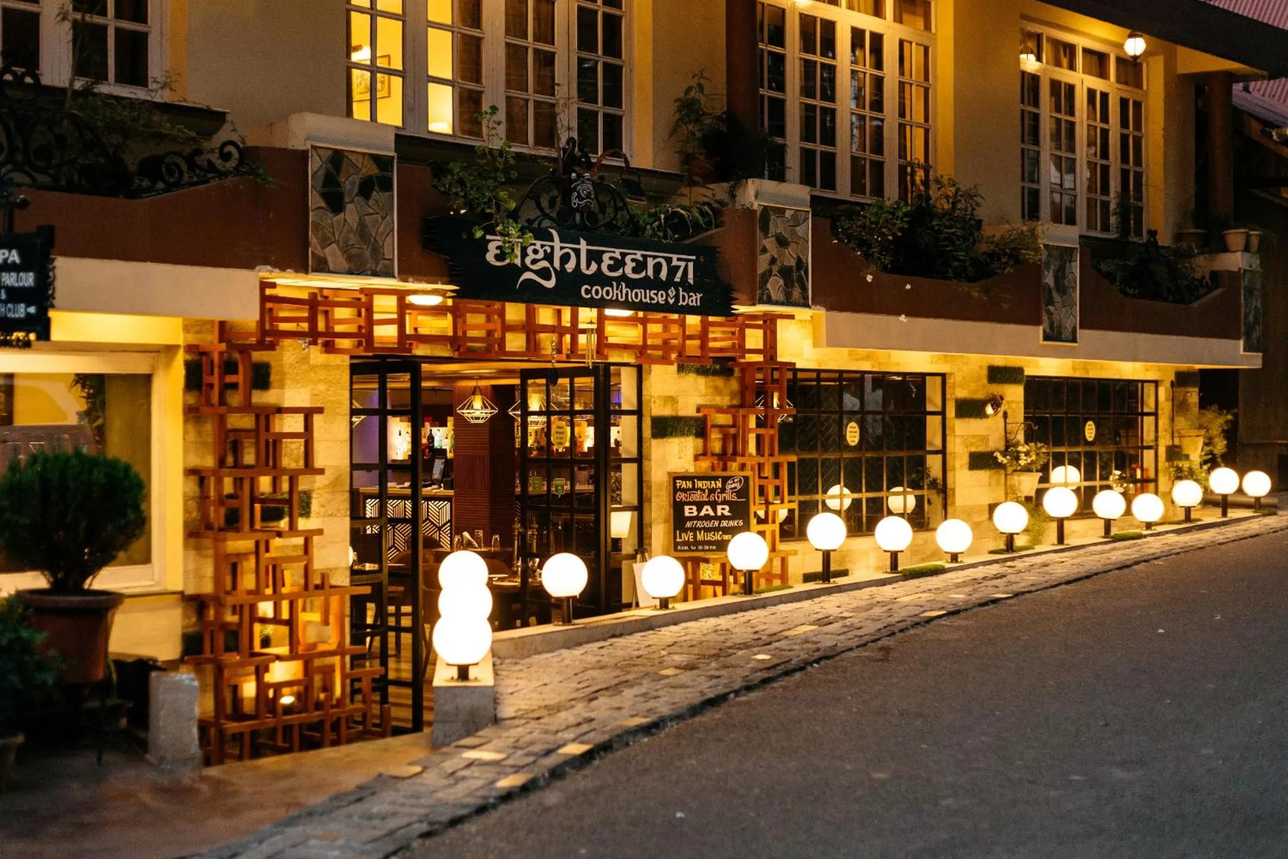 Restaurant/places to eat in Hotel Willow Banks Shimla