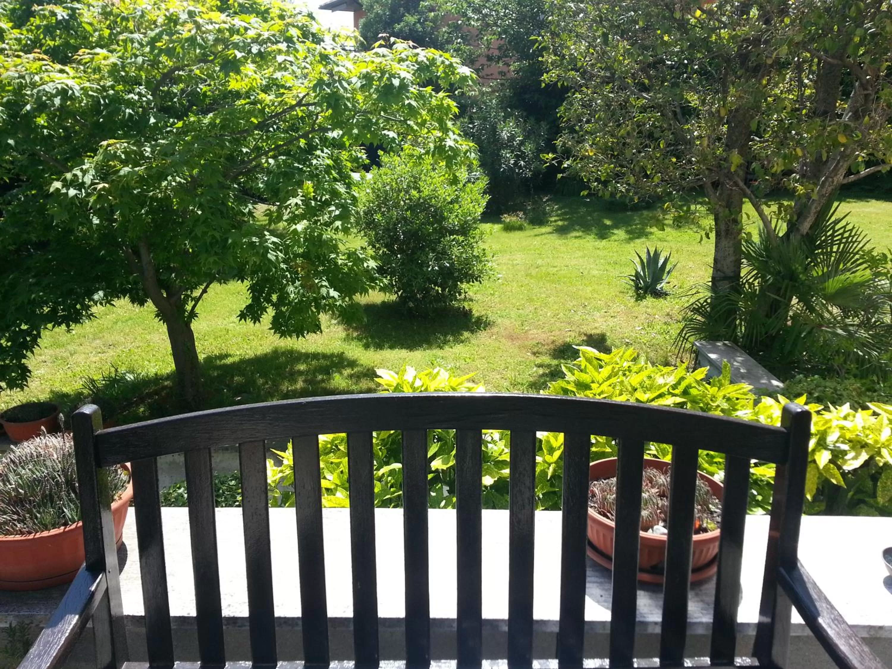 Garden in CASABELLA-LAGO MAGGIORE