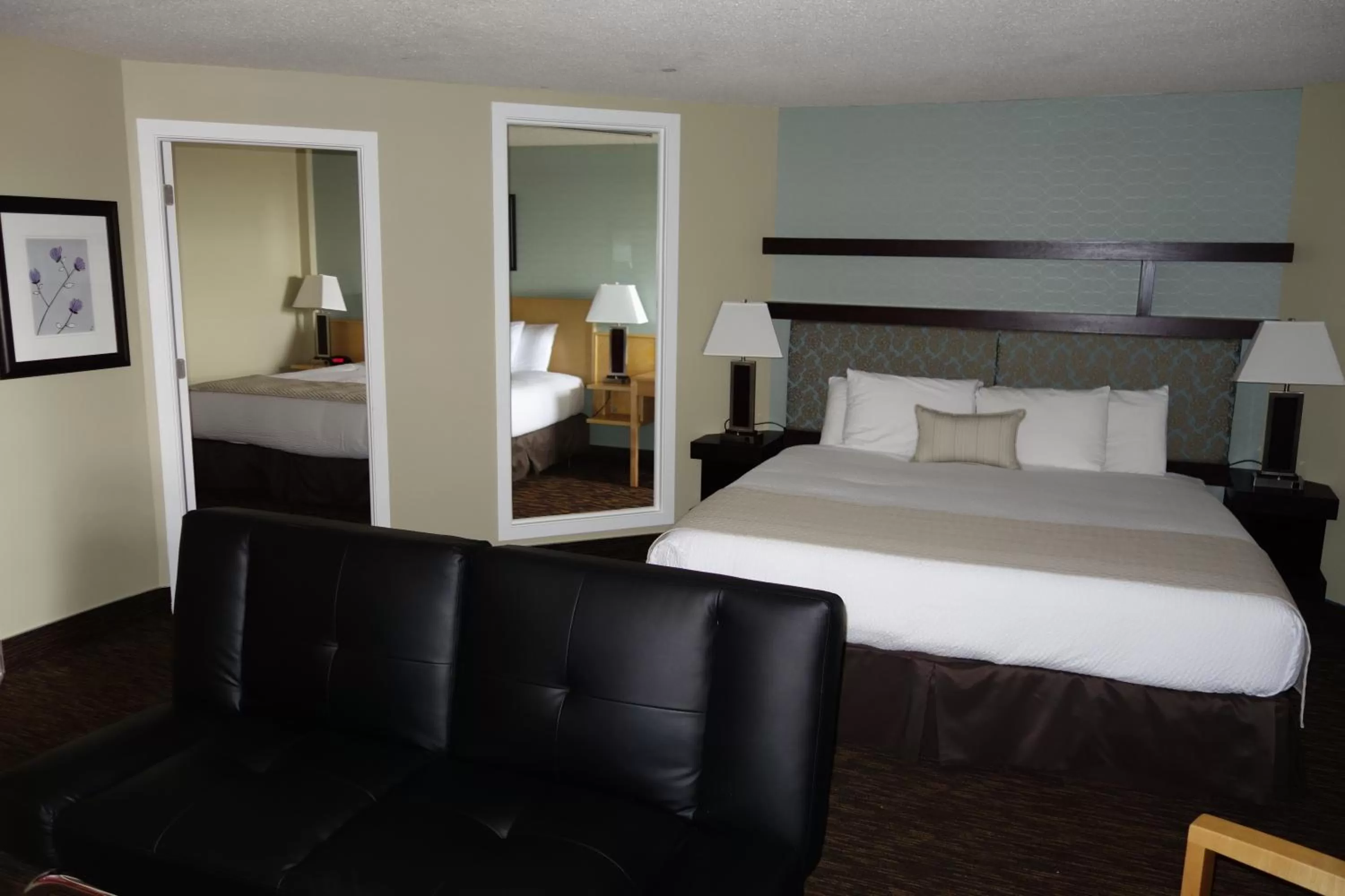 Photo of the whole room, Bed in Days Inn by Wyndham Vermilion