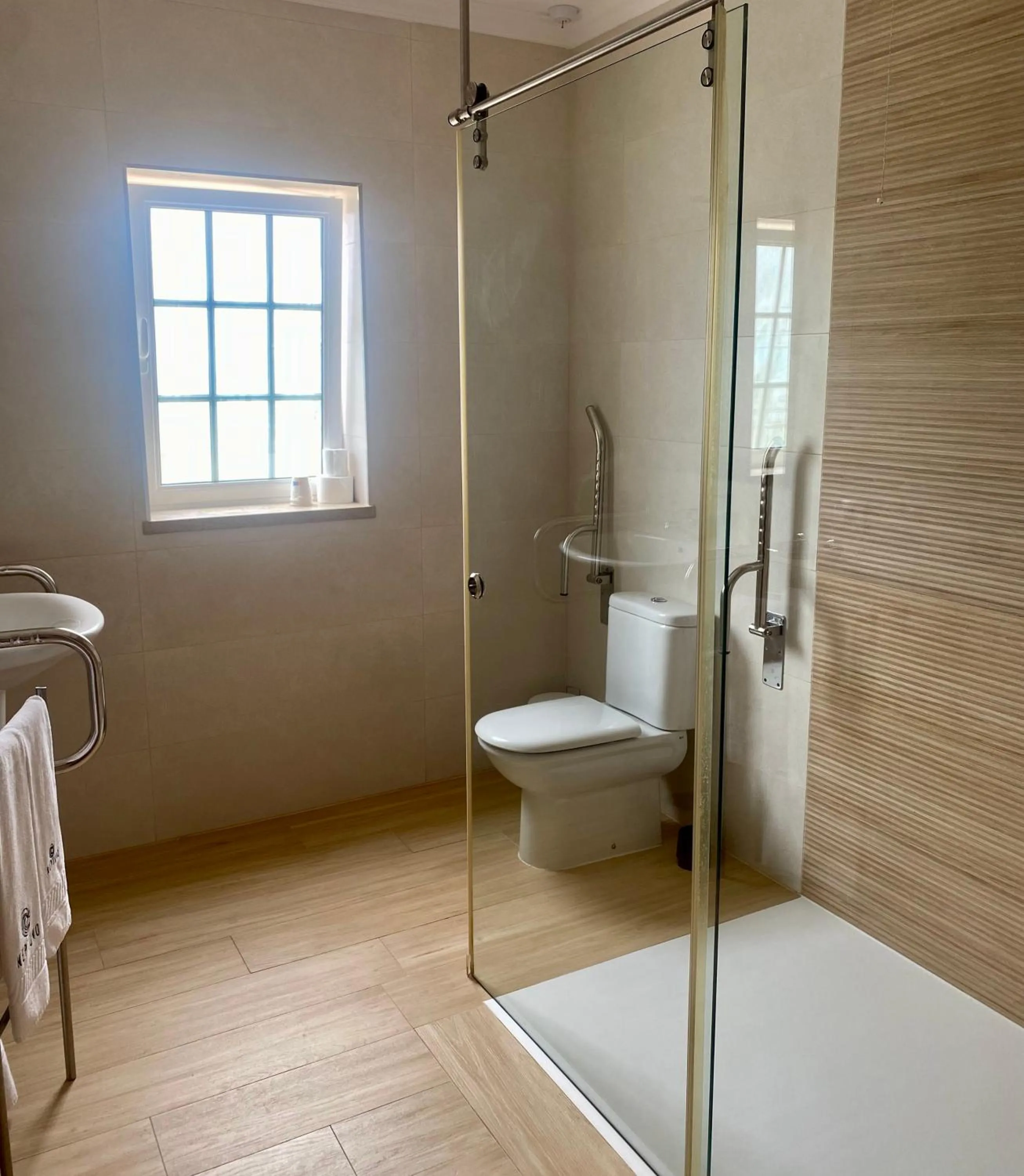 Shower in Hotel Neptuno