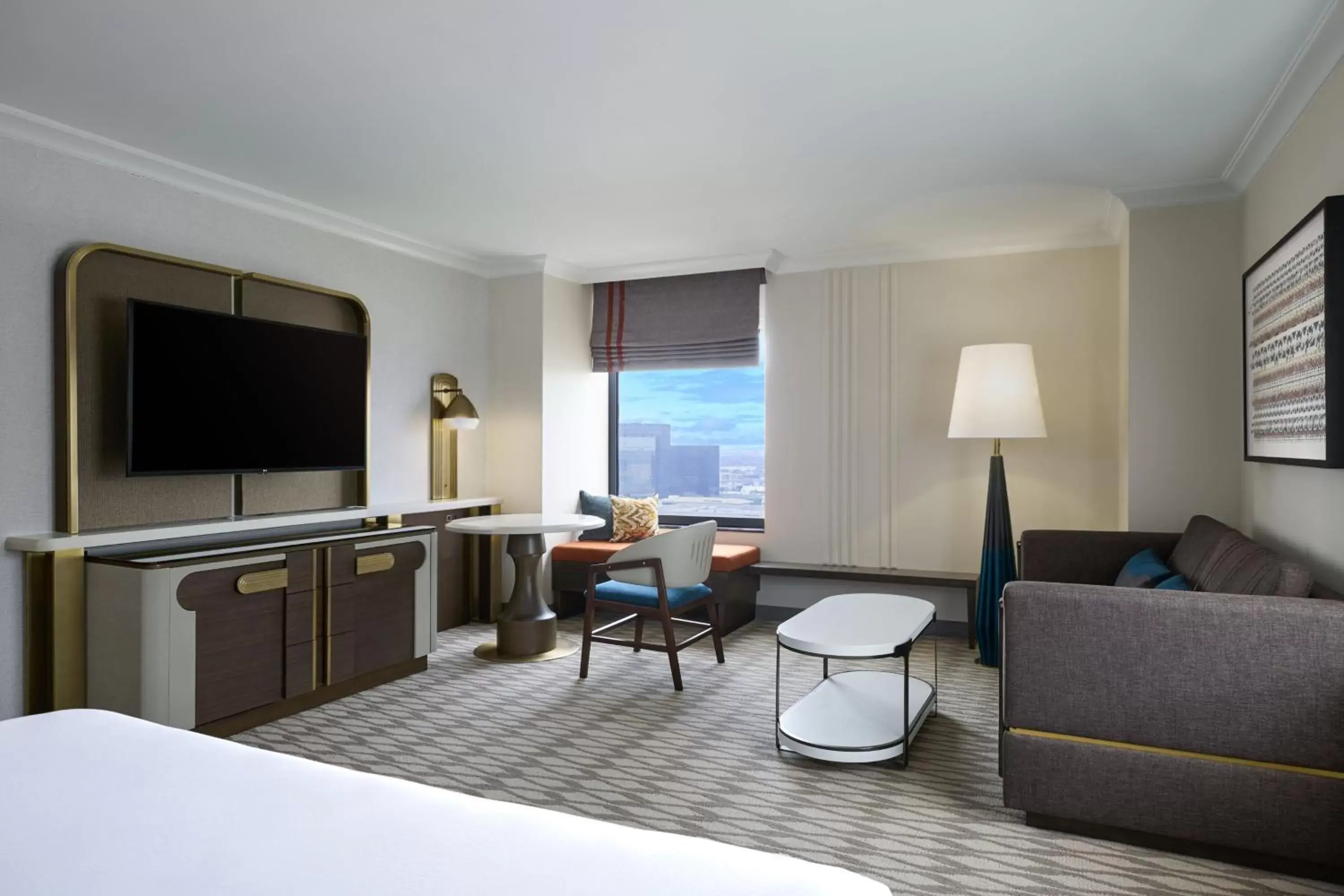 Guest room, 1 King, Corner room in JW Marriott Houston by the Galleria Guest room, 1 King, Corner room in JW Marriott Houston by the Galleria