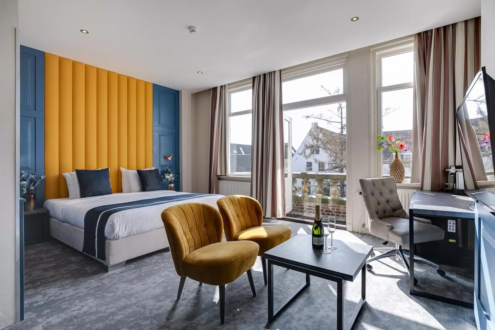 Photo of the whole room, Bed in Hotel Royal Bridges