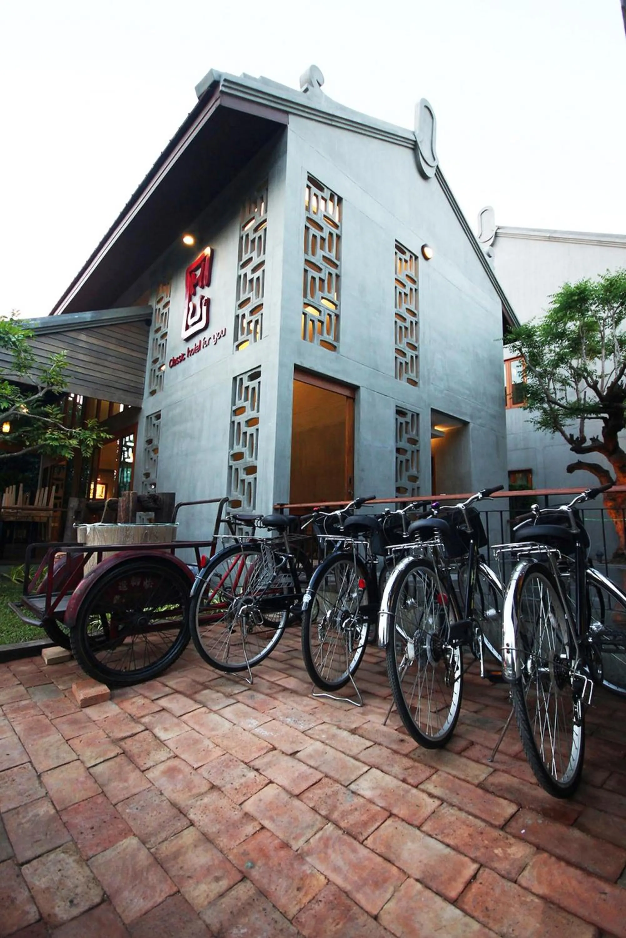 Cycling in Chu Hotel