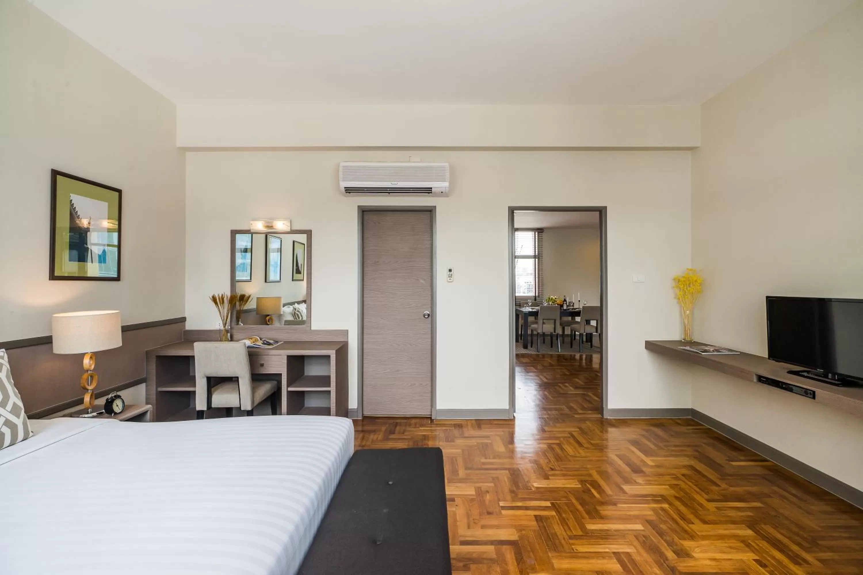 Photo of the whole room, Bed in Asoke Residence Sukhumvit by UHG