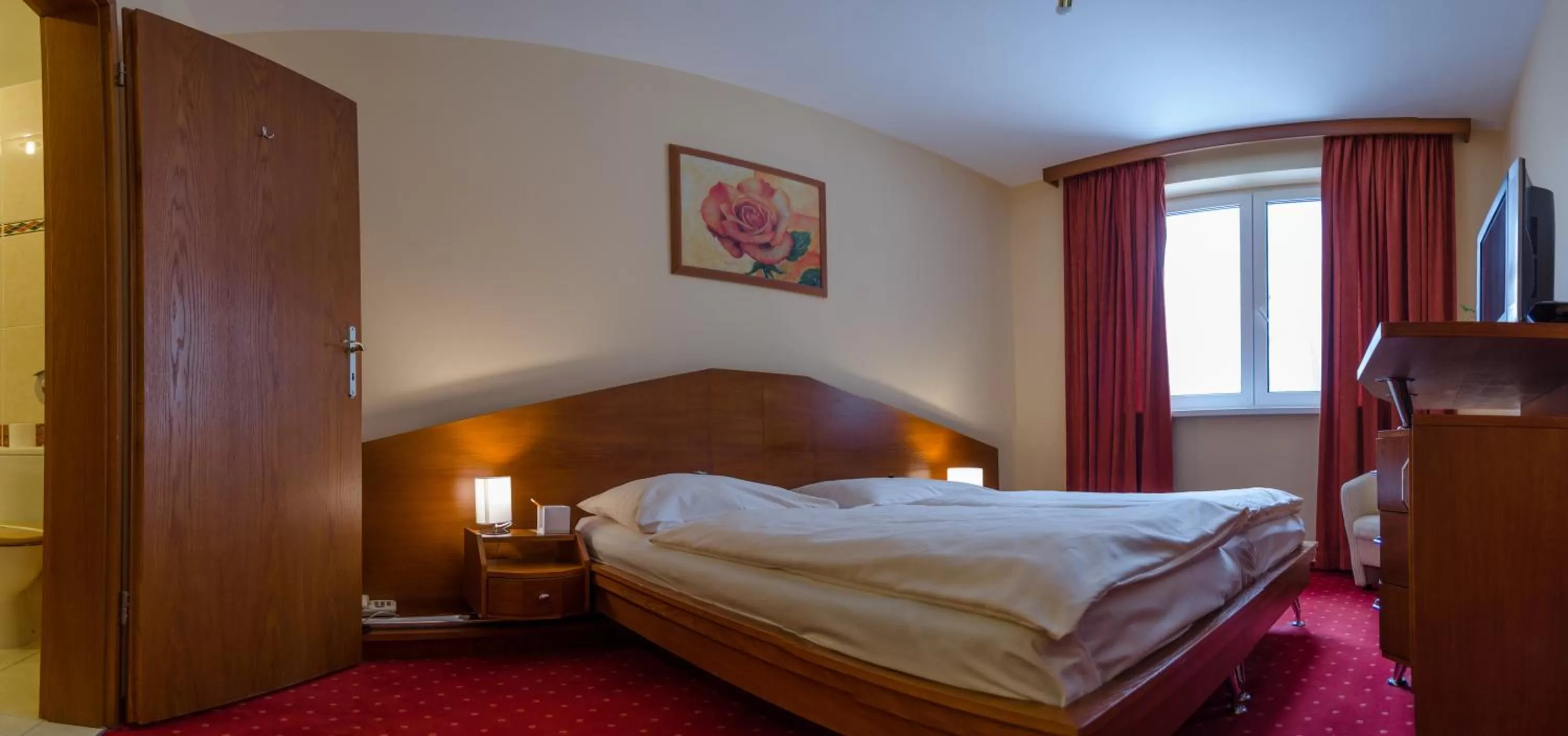 Bedroom, Bed in Hotel West