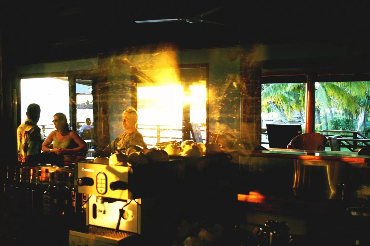 Lounge or bar in Club Fiji Resort