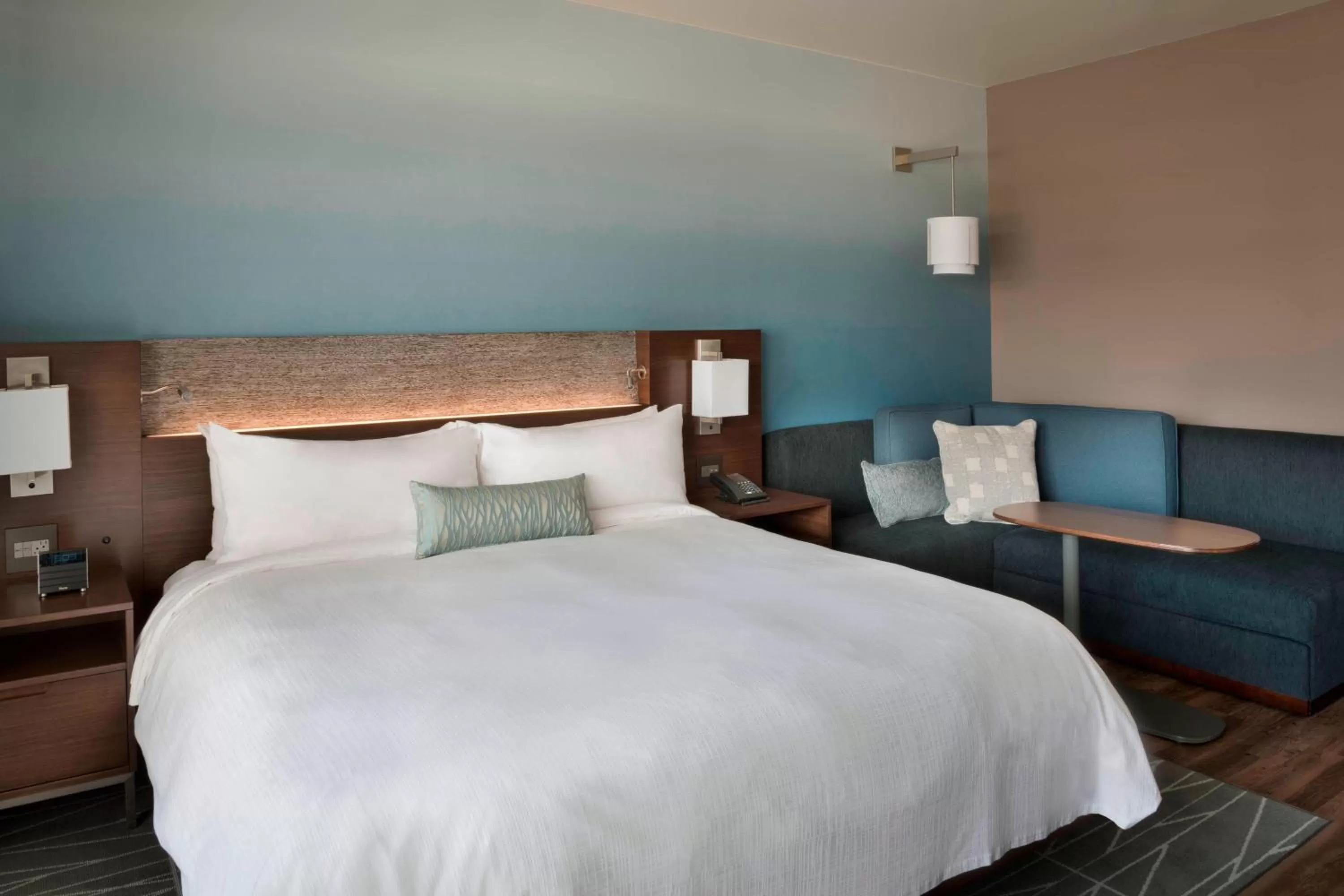 Photo of the whole room, Bed in Buffalo Marriott at LECOM HARBORCENTER