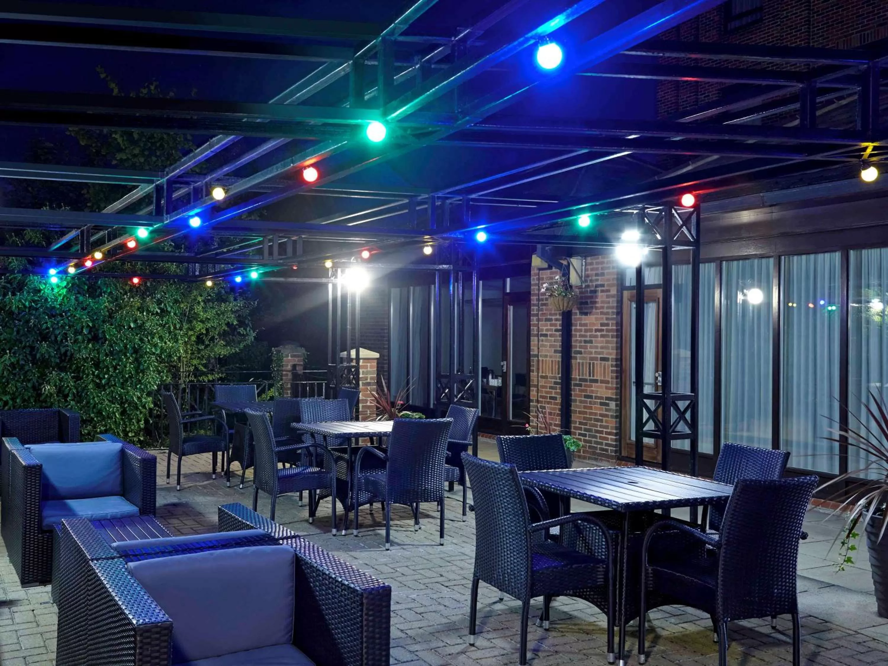 Lounge or bar in Novotel York Centre