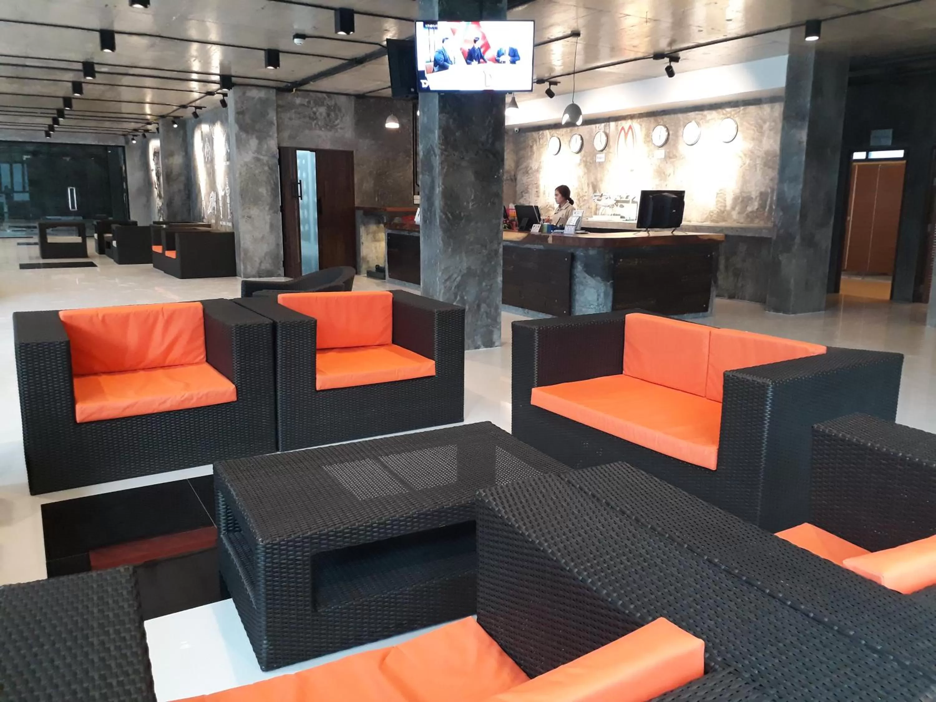 Communal lounge/ TV room in Maneetel Krabi Beachfront-SHA Plus