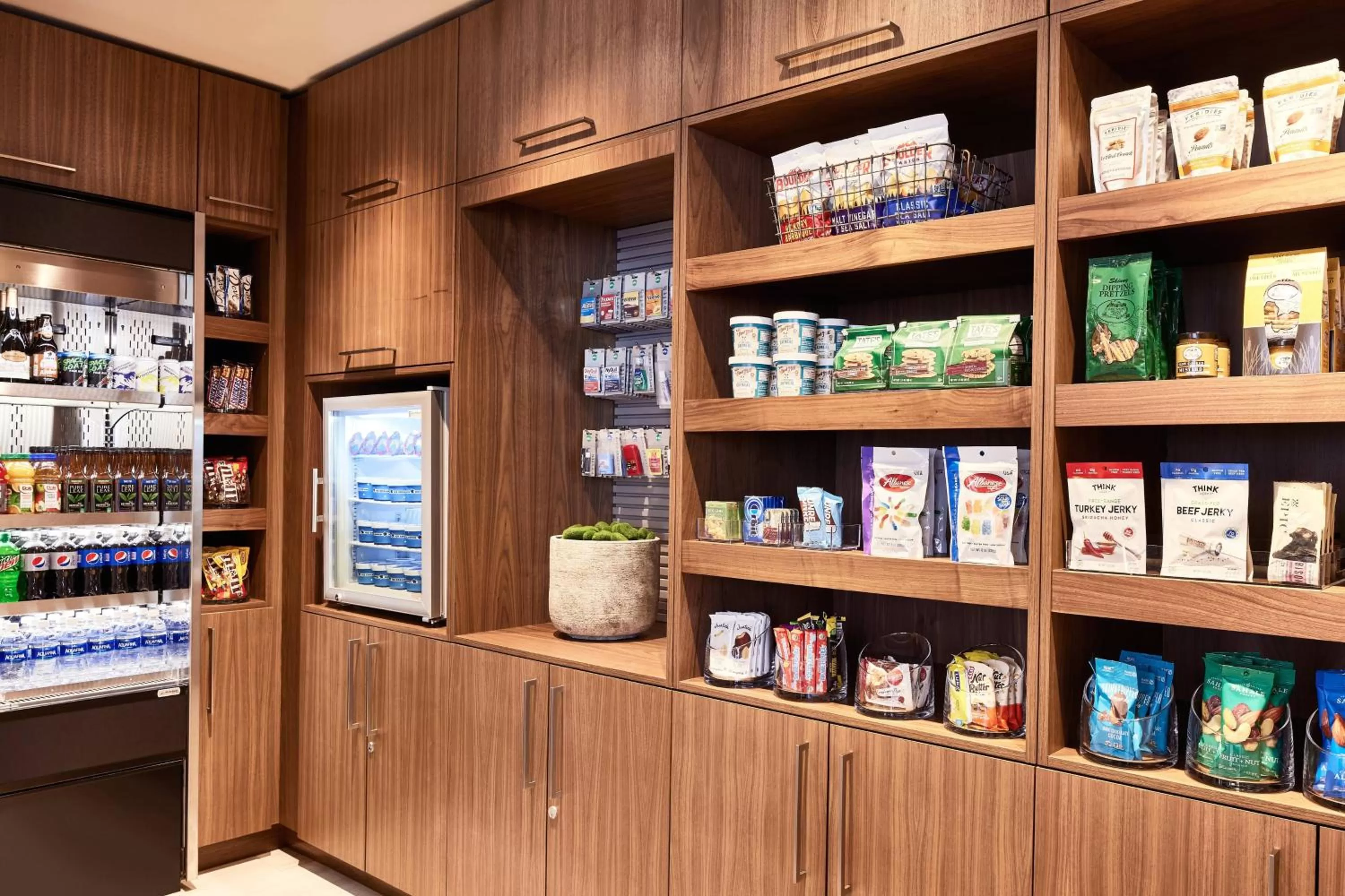 Lounge or bar in AC Hotel by Marriott Missoula Downtown