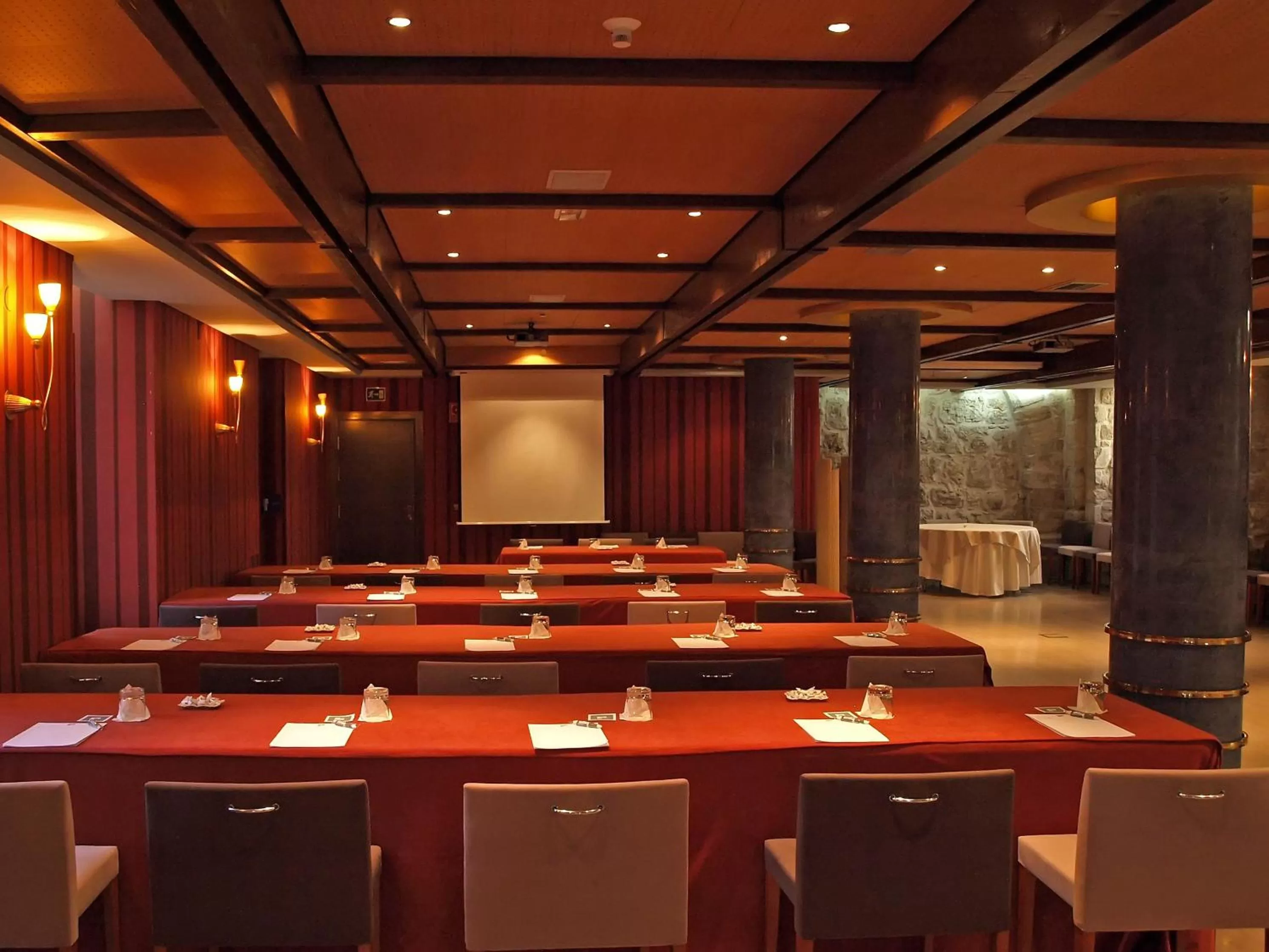 Business facilities in RICE Palacio de los Blasones