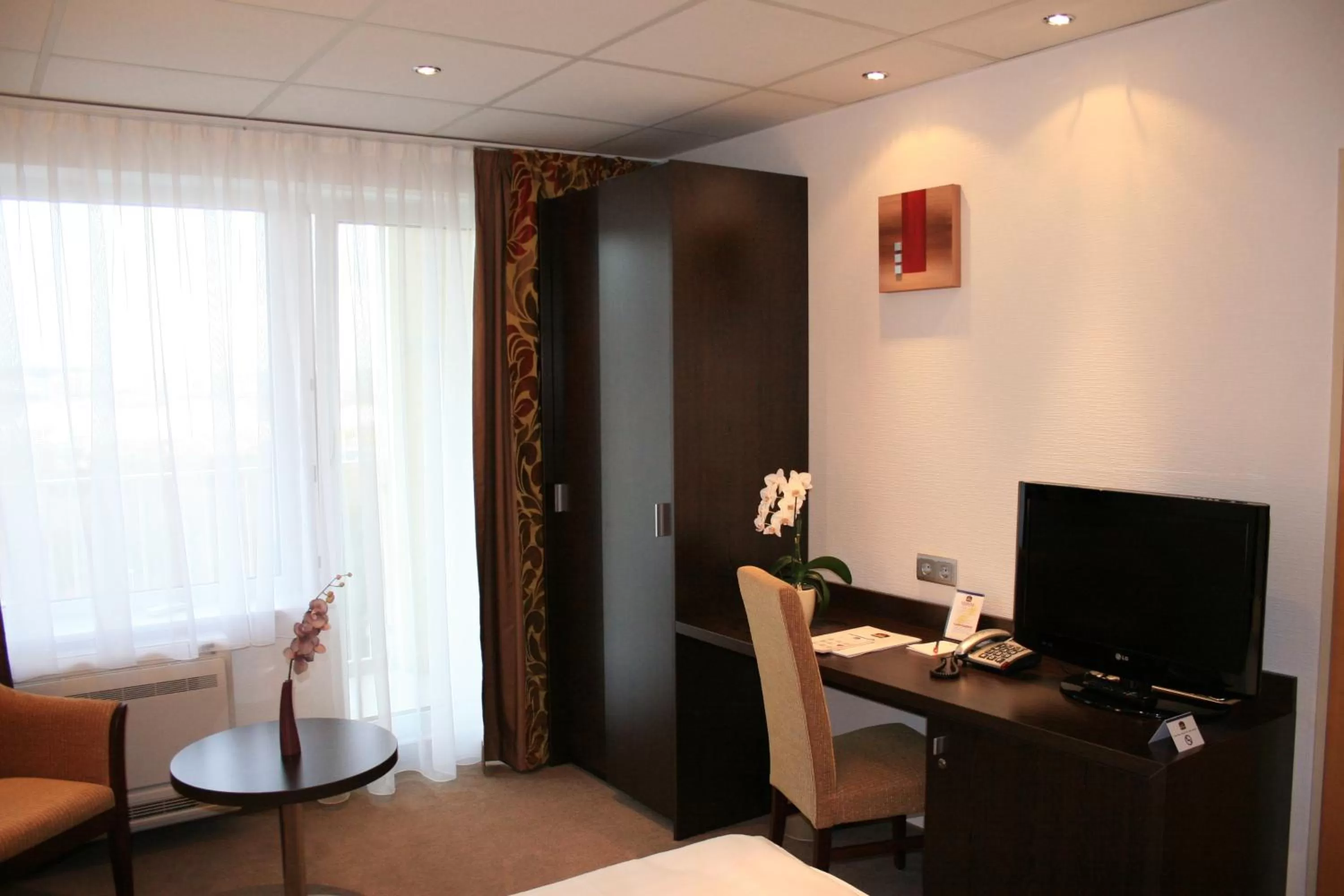 Photo of the whole room, Bed in Best Western Hotel Jena