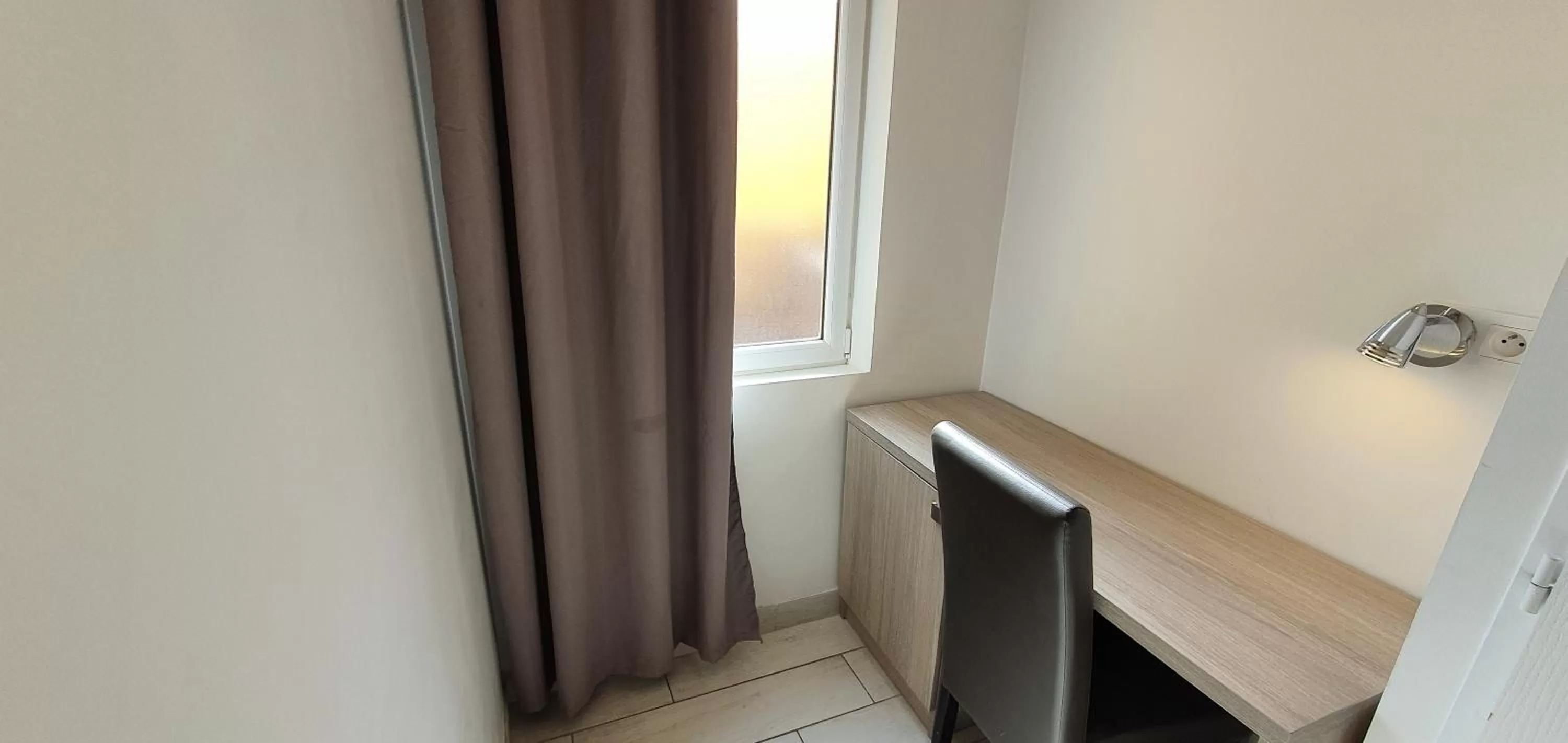 Bedroom, Bed in Hôtel Port Beach