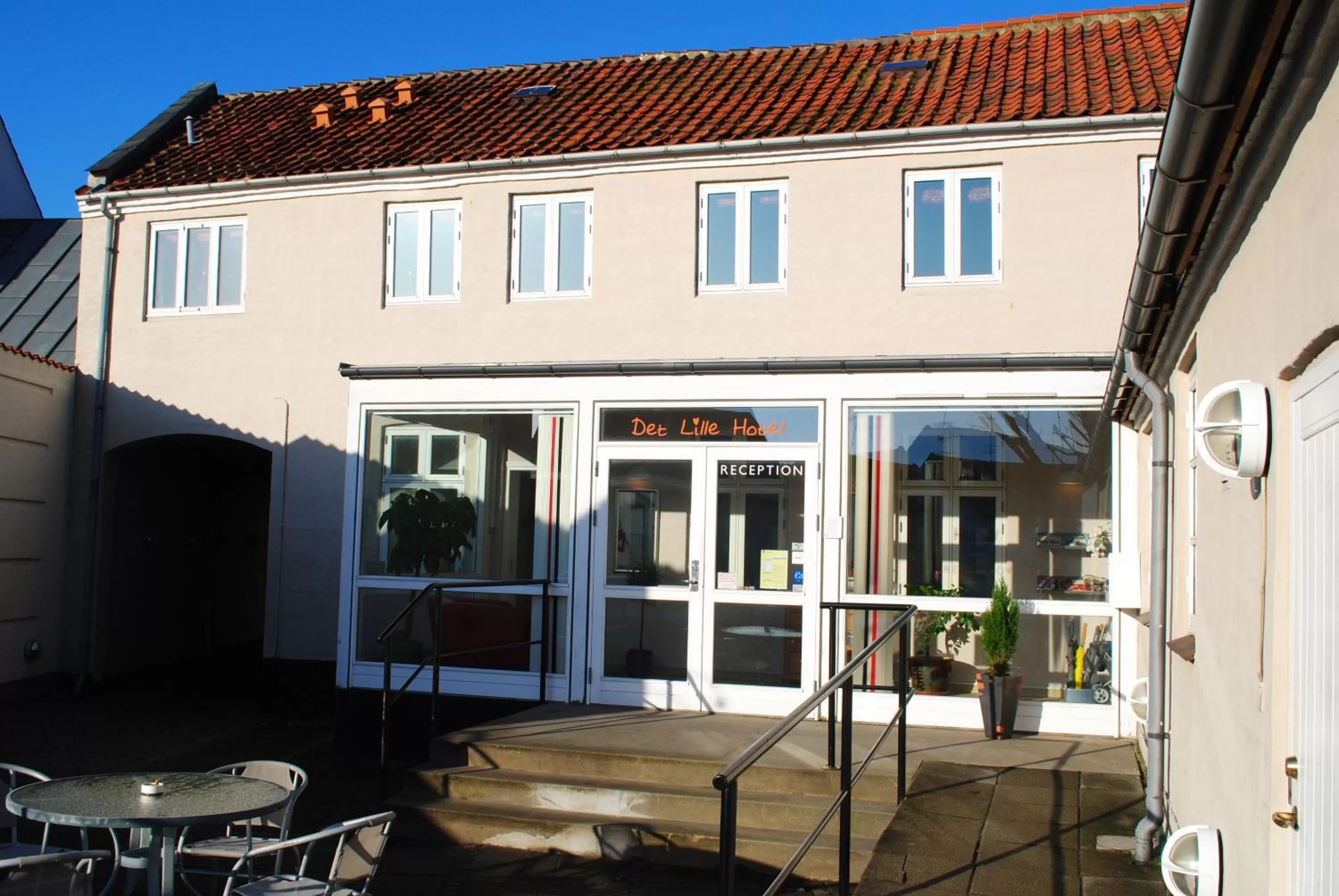 Facade/entrance in Det Lille Hotel