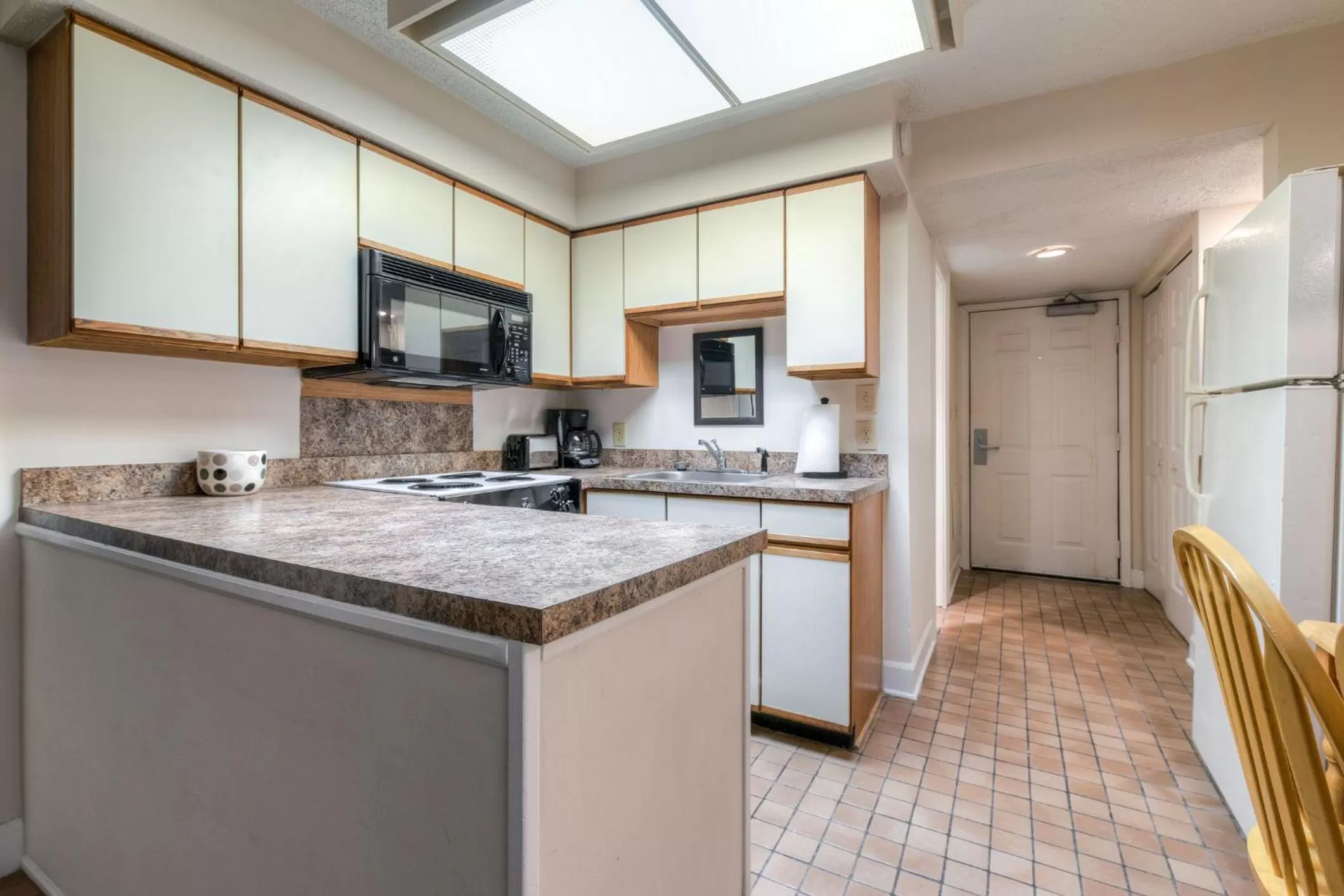 Kitchen/Kitchenette in Kingfisher Inn