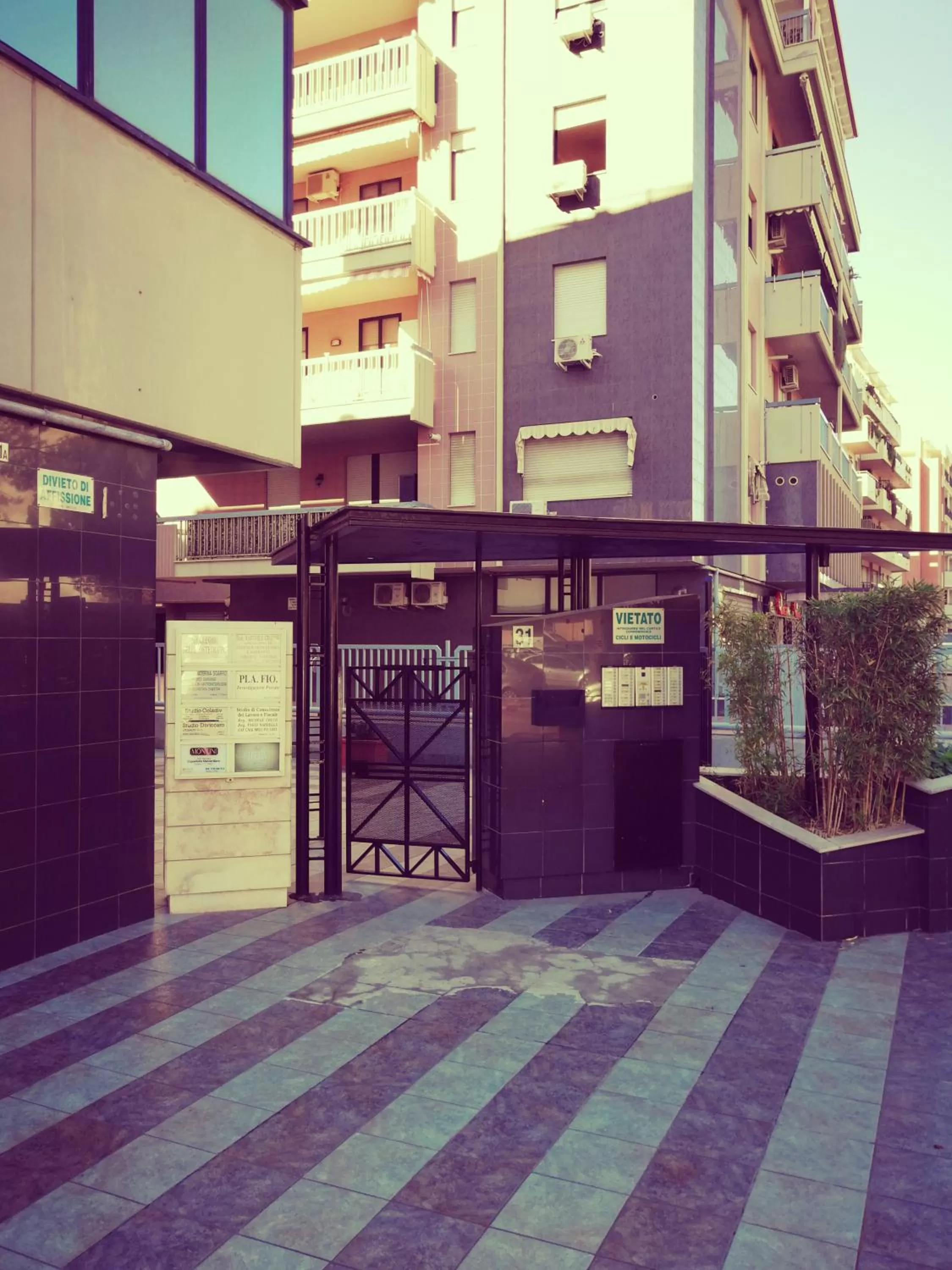 Facade/entrance, Property Building in Opera B&B