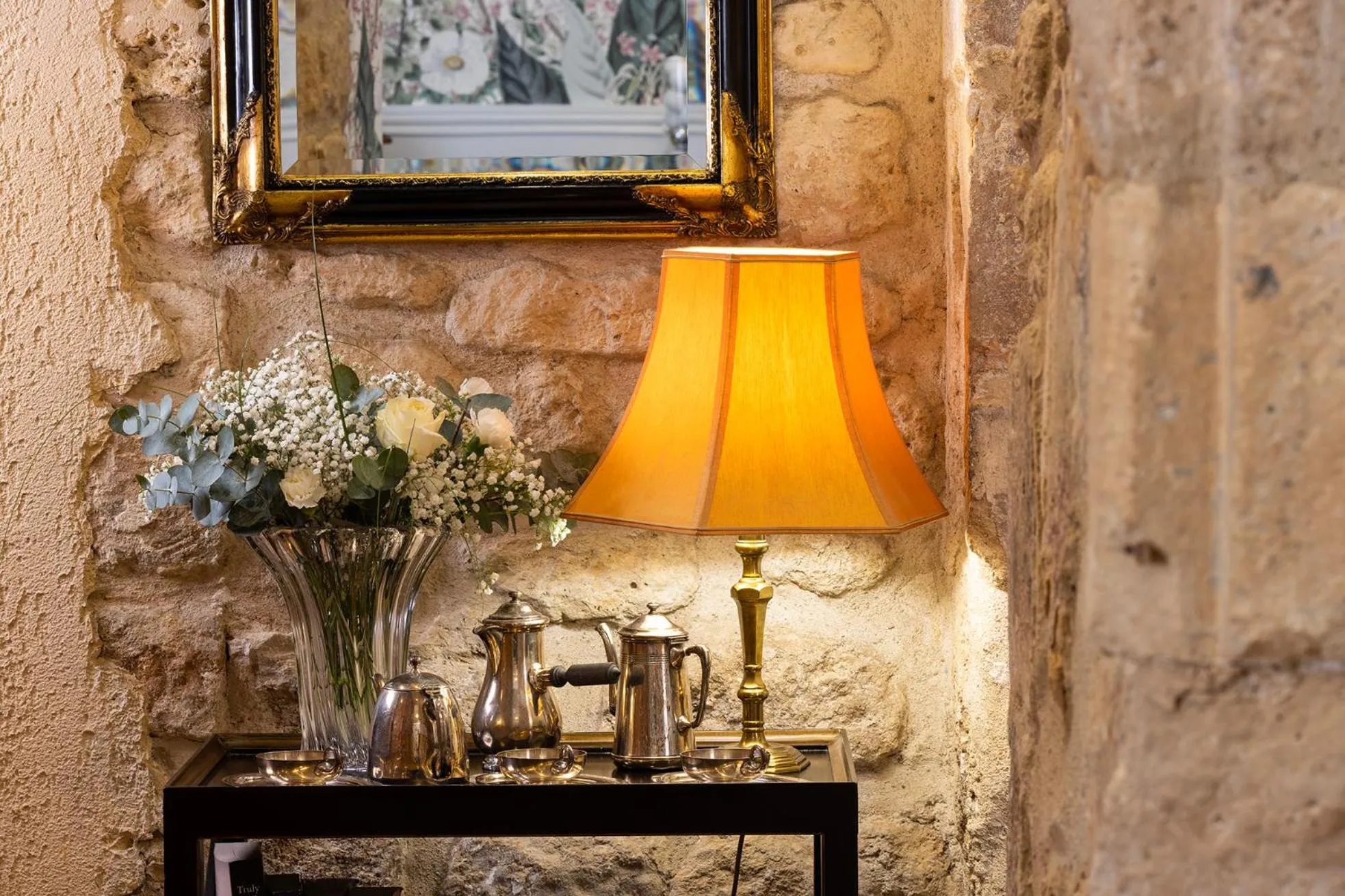 Decorative detail in Relais Hôtel du Vieux Paris