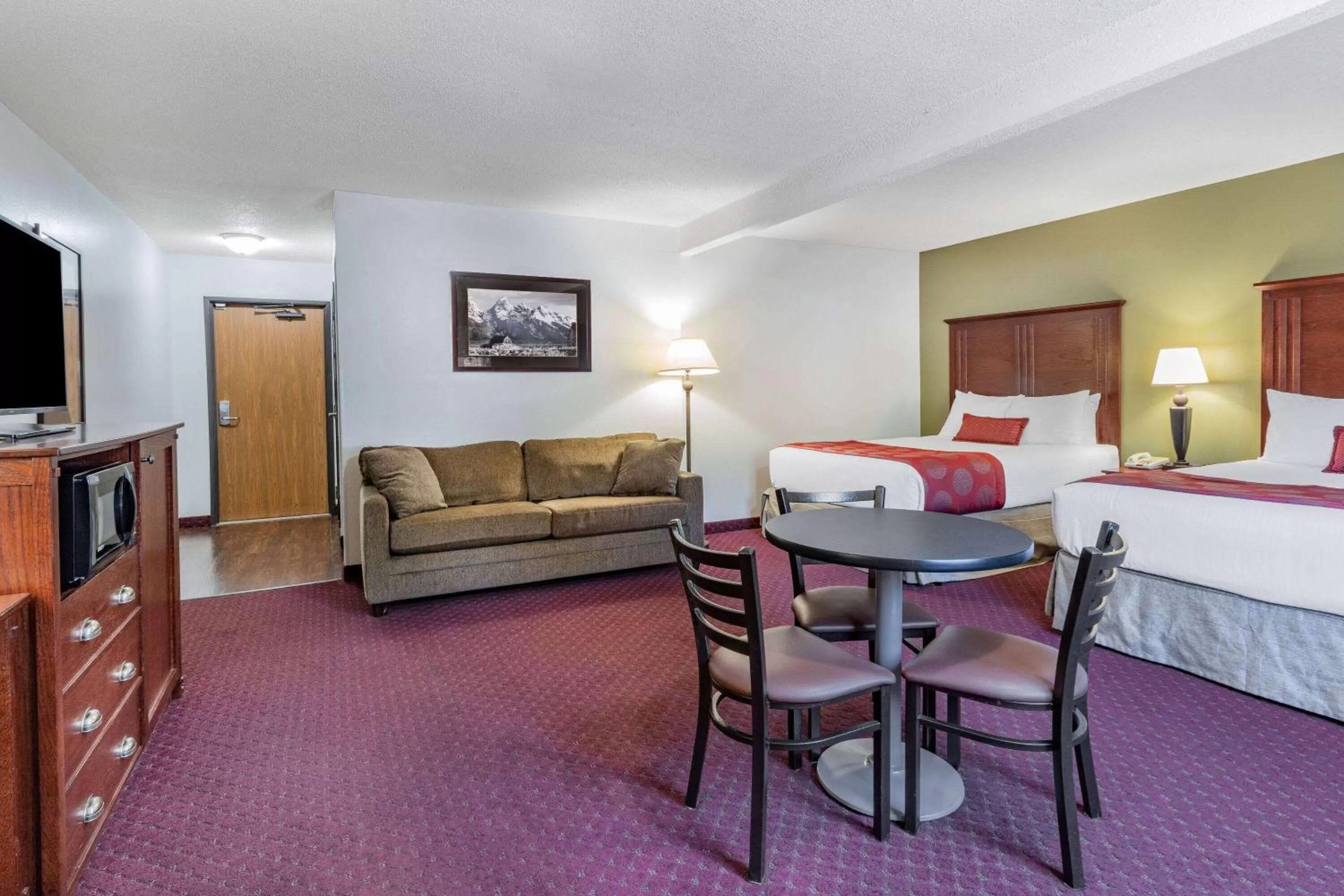 Photo of the whole room, Bed in Baymont by Wyndham Bozeman