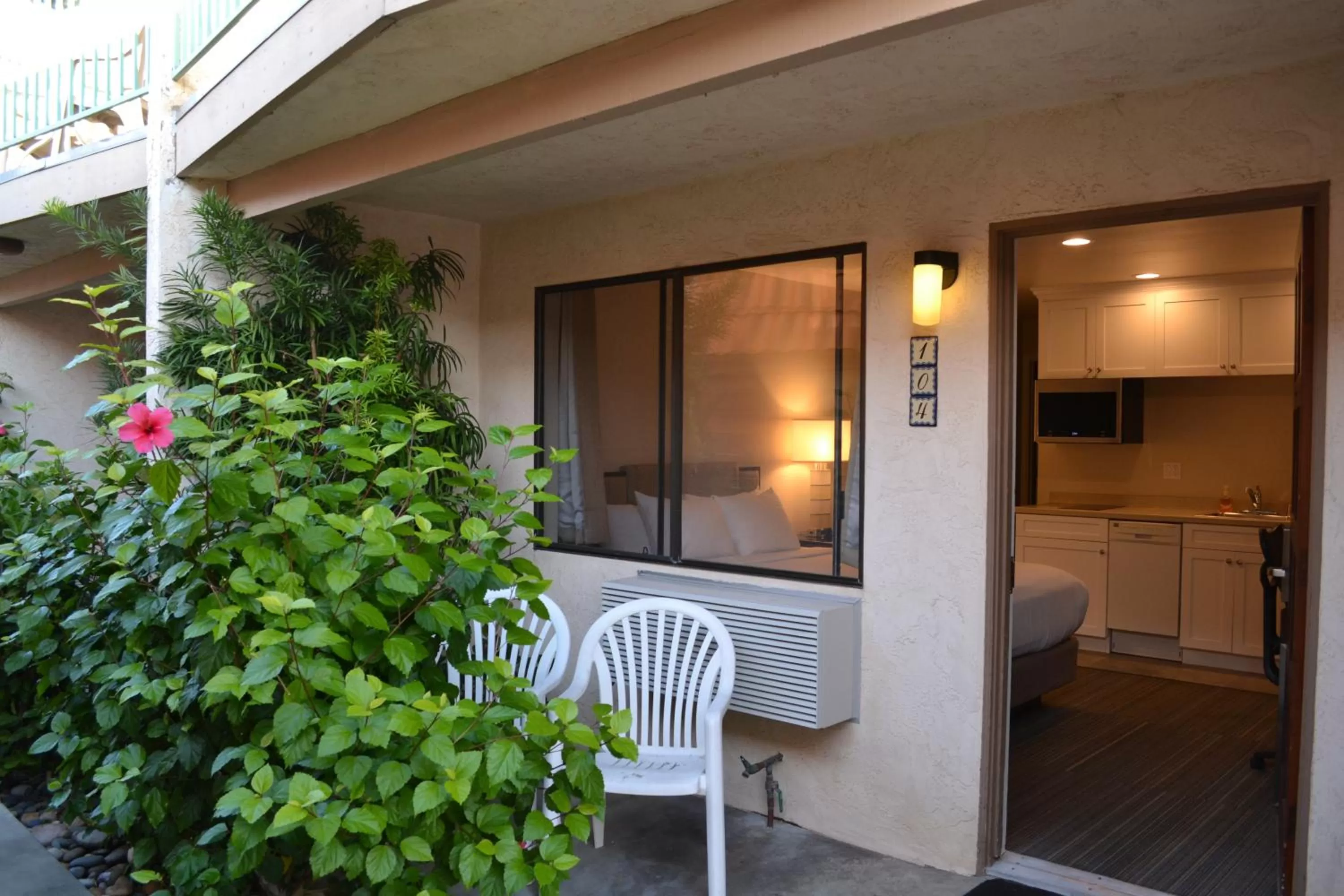 Patio in Moonlight Beach Motel