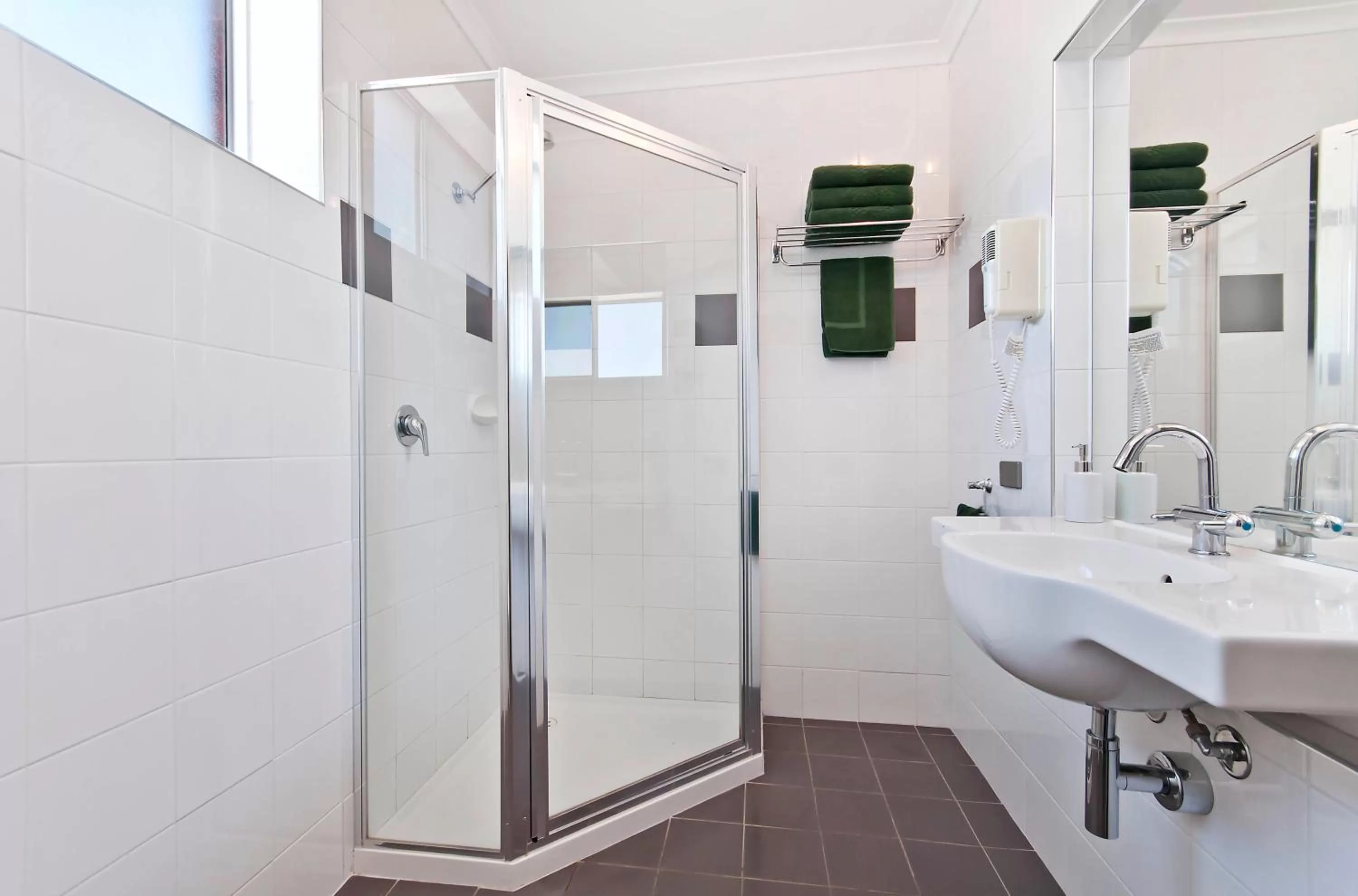 Bathroom in Comfort Inn On Raglan