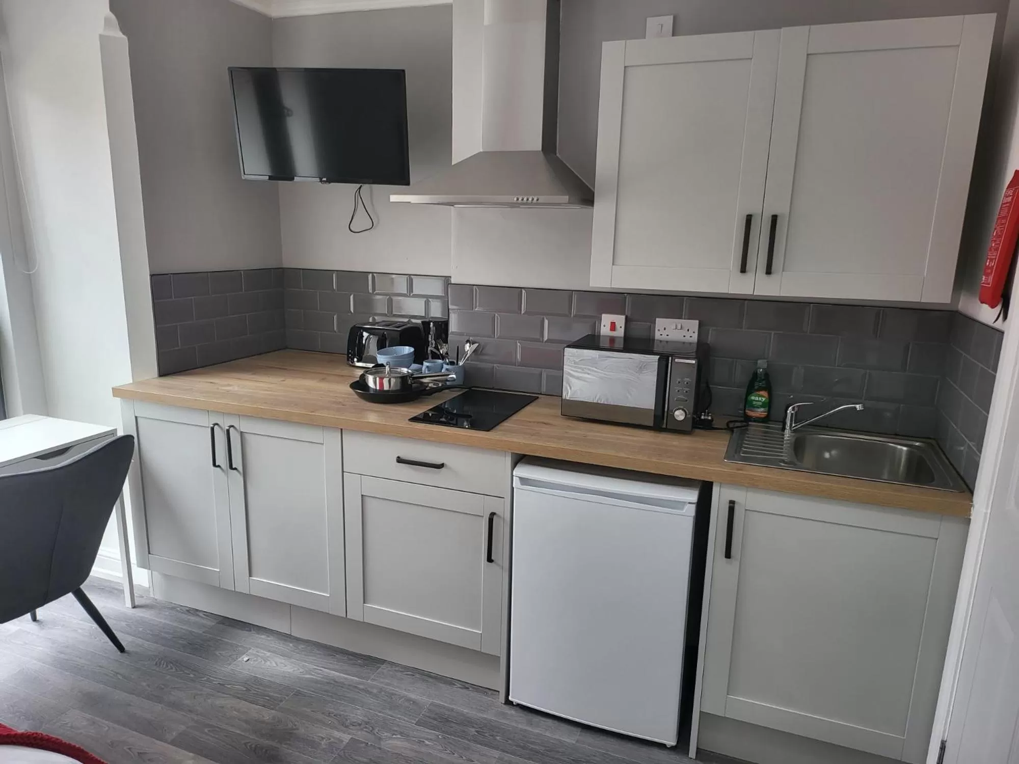 Kitchen/Kitchenette in The Fishpond - Premier Nottingham Studios