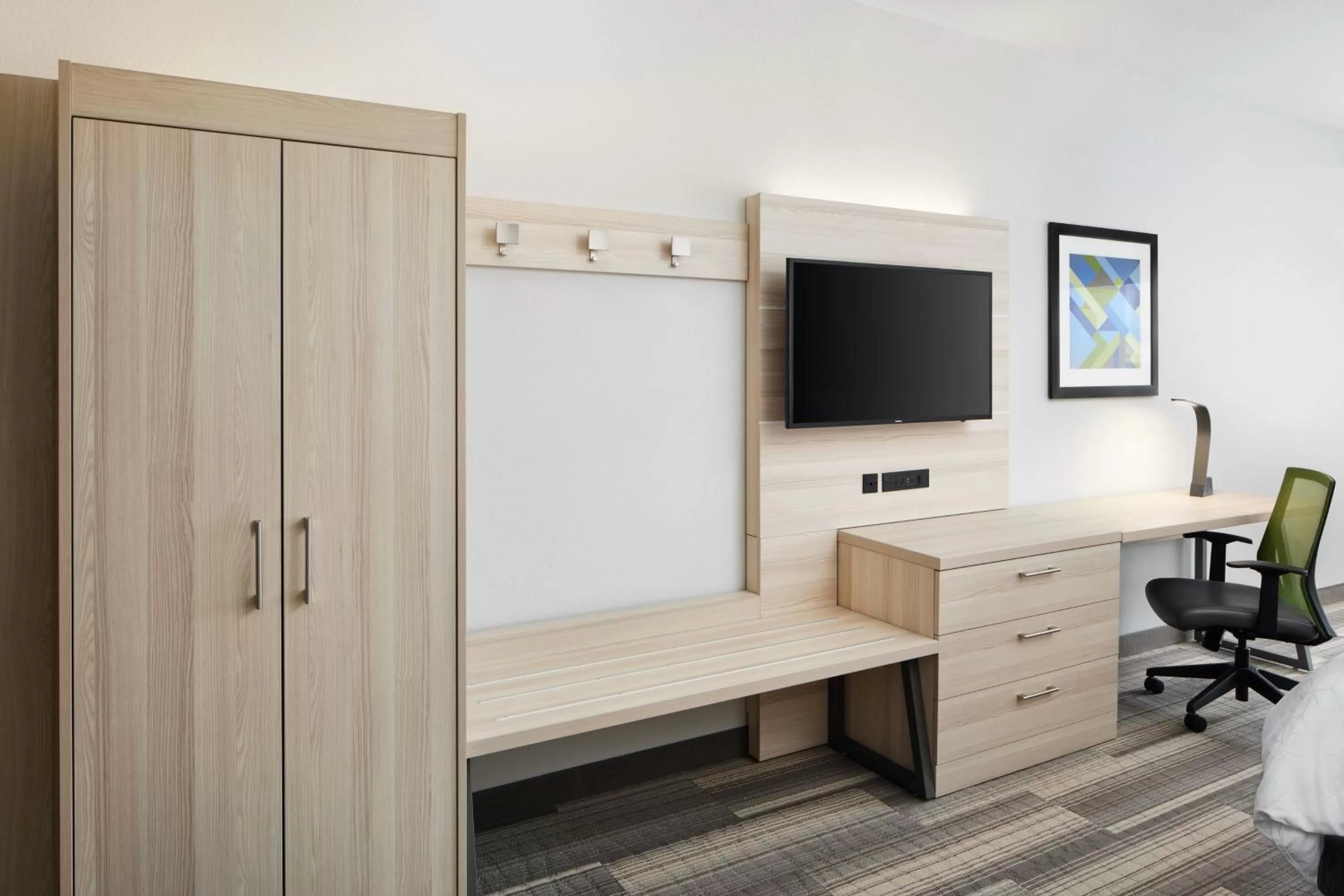 Photo of the whole room in Holiday Inn Express Hotel & Suites Salem by IHG