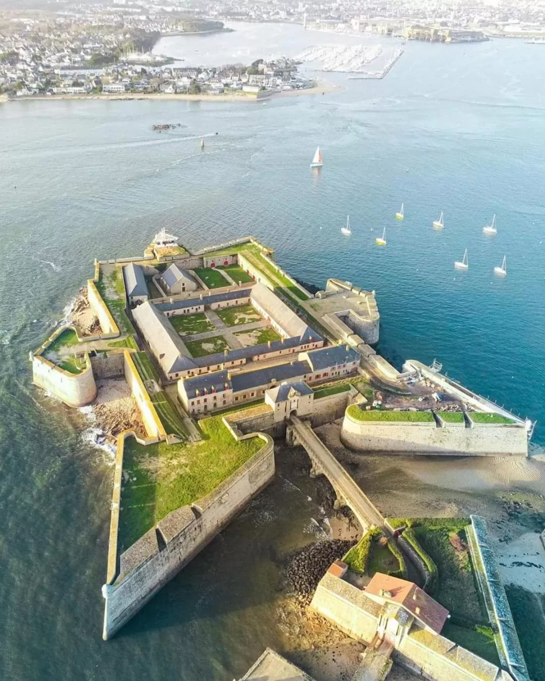 Activities, Bird's-eye View in Hotel Restaurant Spa De La Citadelle Lorient