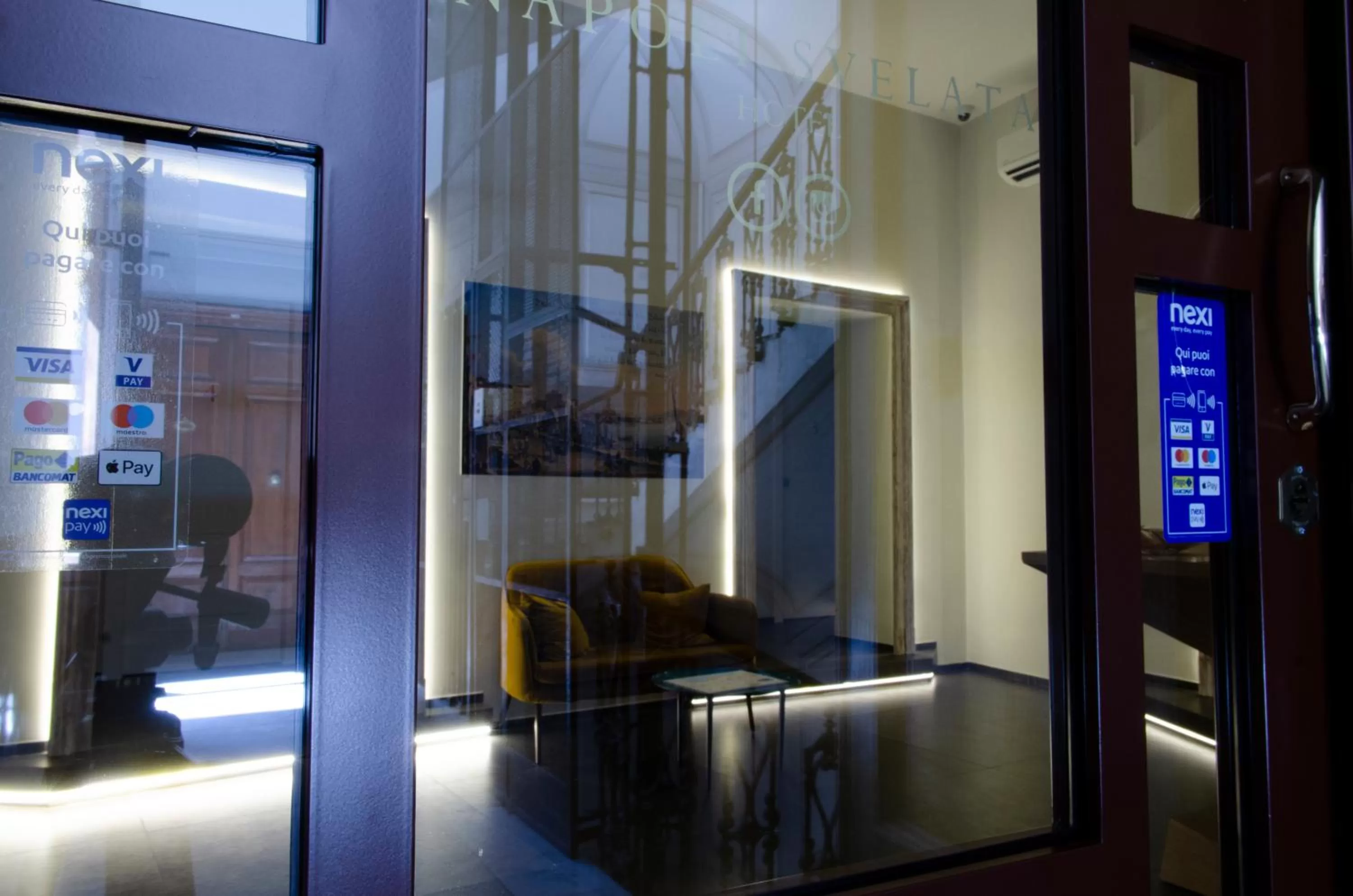 Facade/entrance in Napoli Svelata