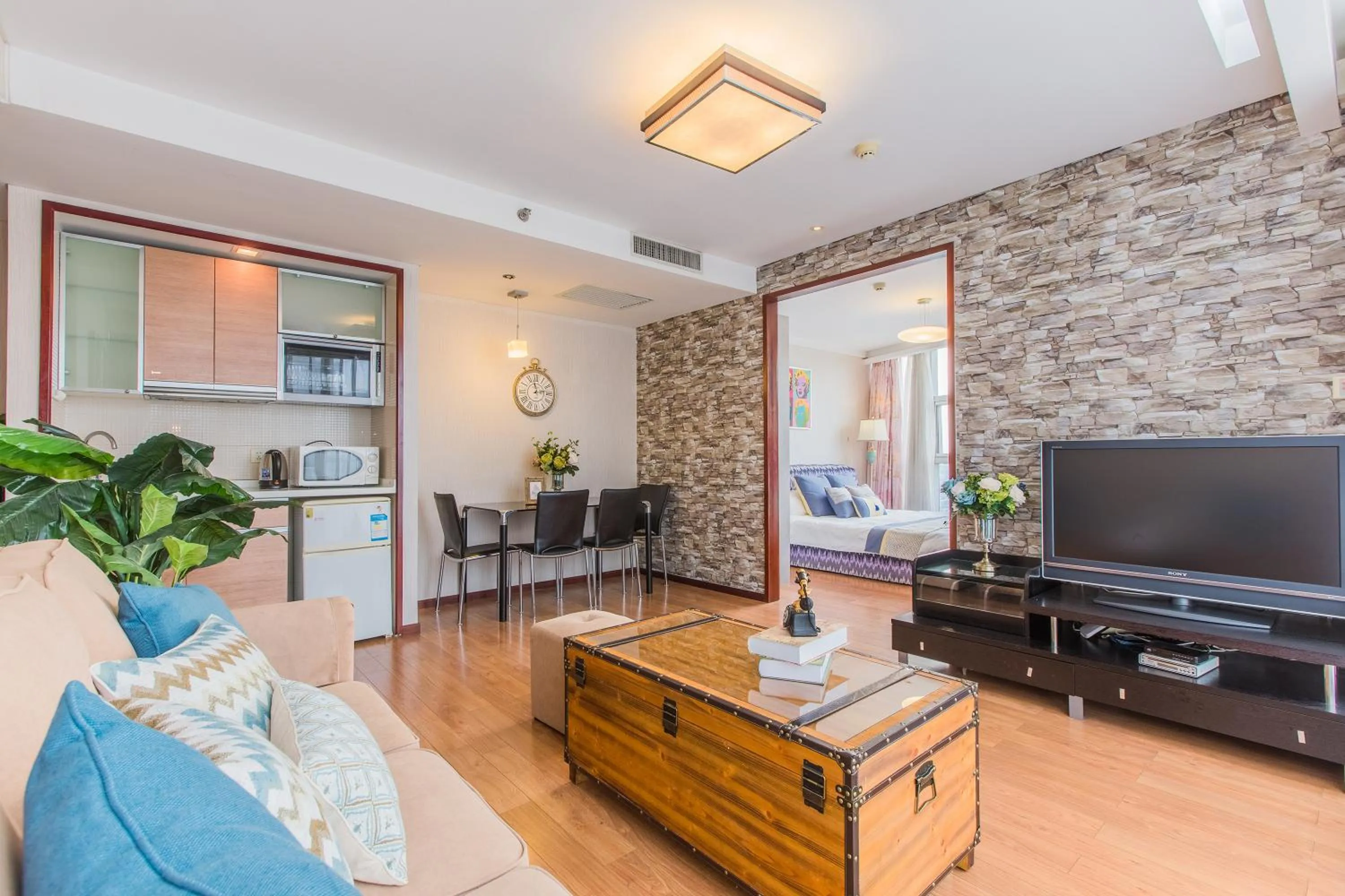 Westlake 7 Service Apartment