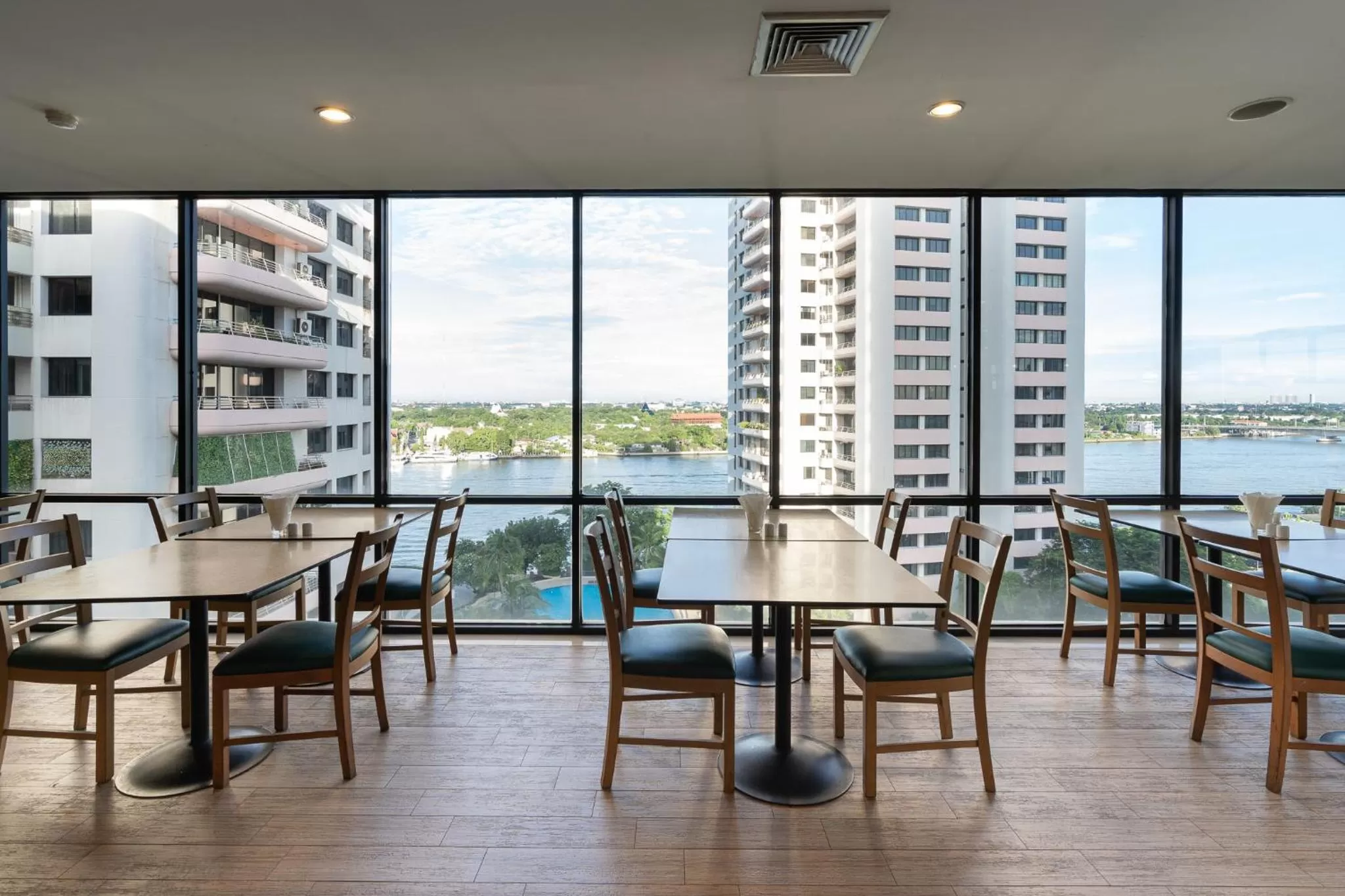 Restaurant/places to eat in Riverine Place Hotel and Residence