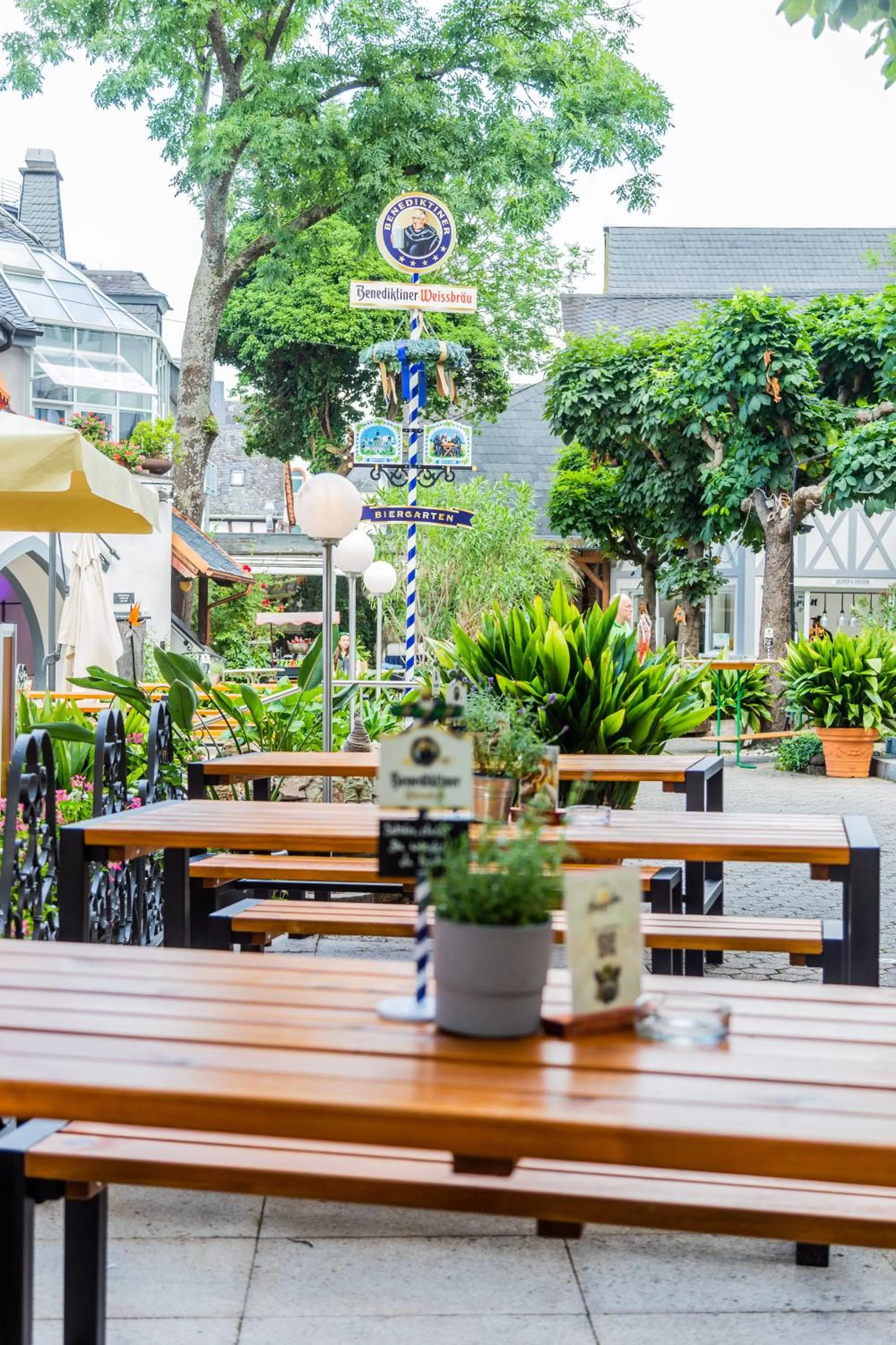 Restaurant/places to eat in Das Ebertor - Hotel & Hostel