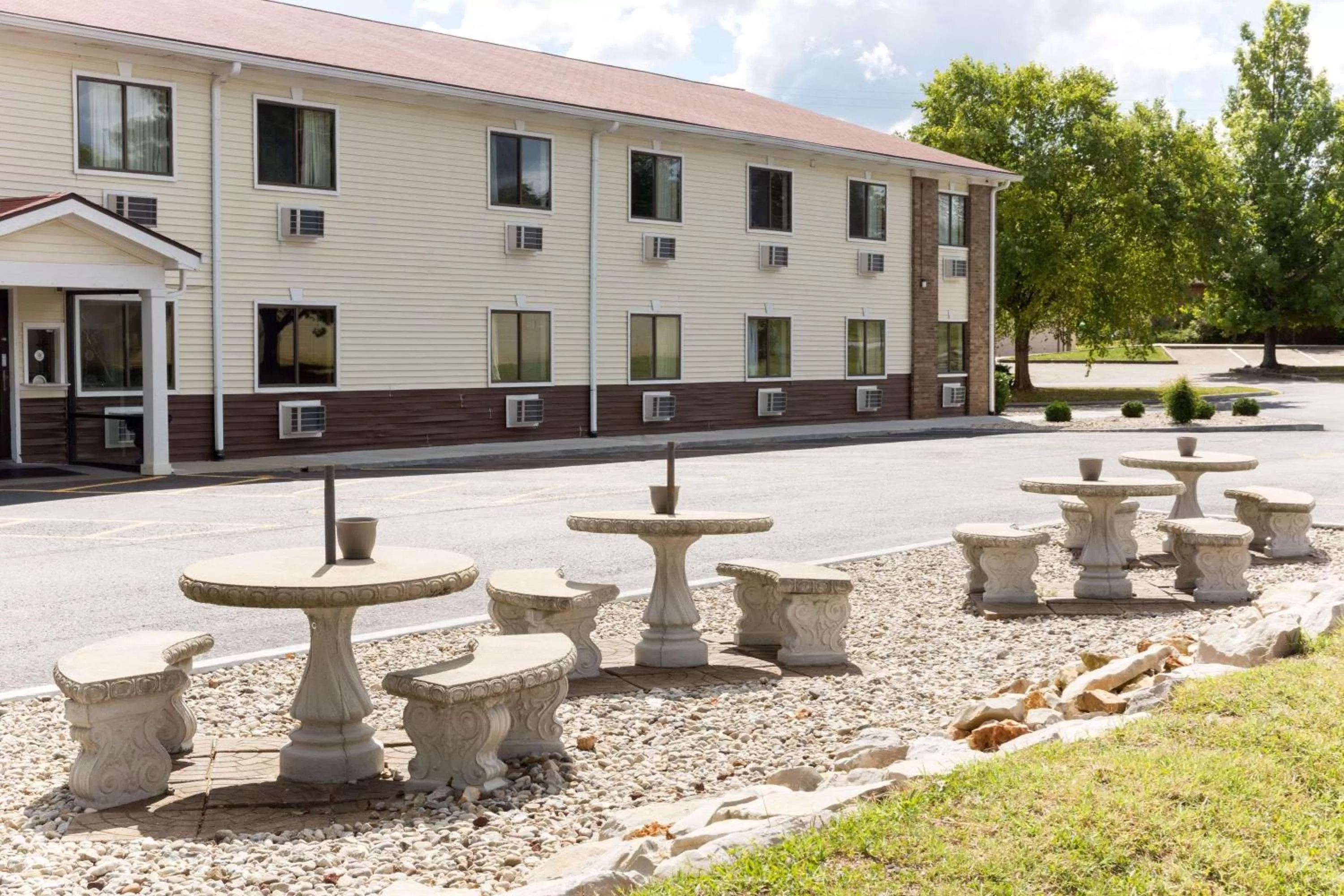 Property building in Super 8 by Wyndham Radcliff Ft. Knox Area