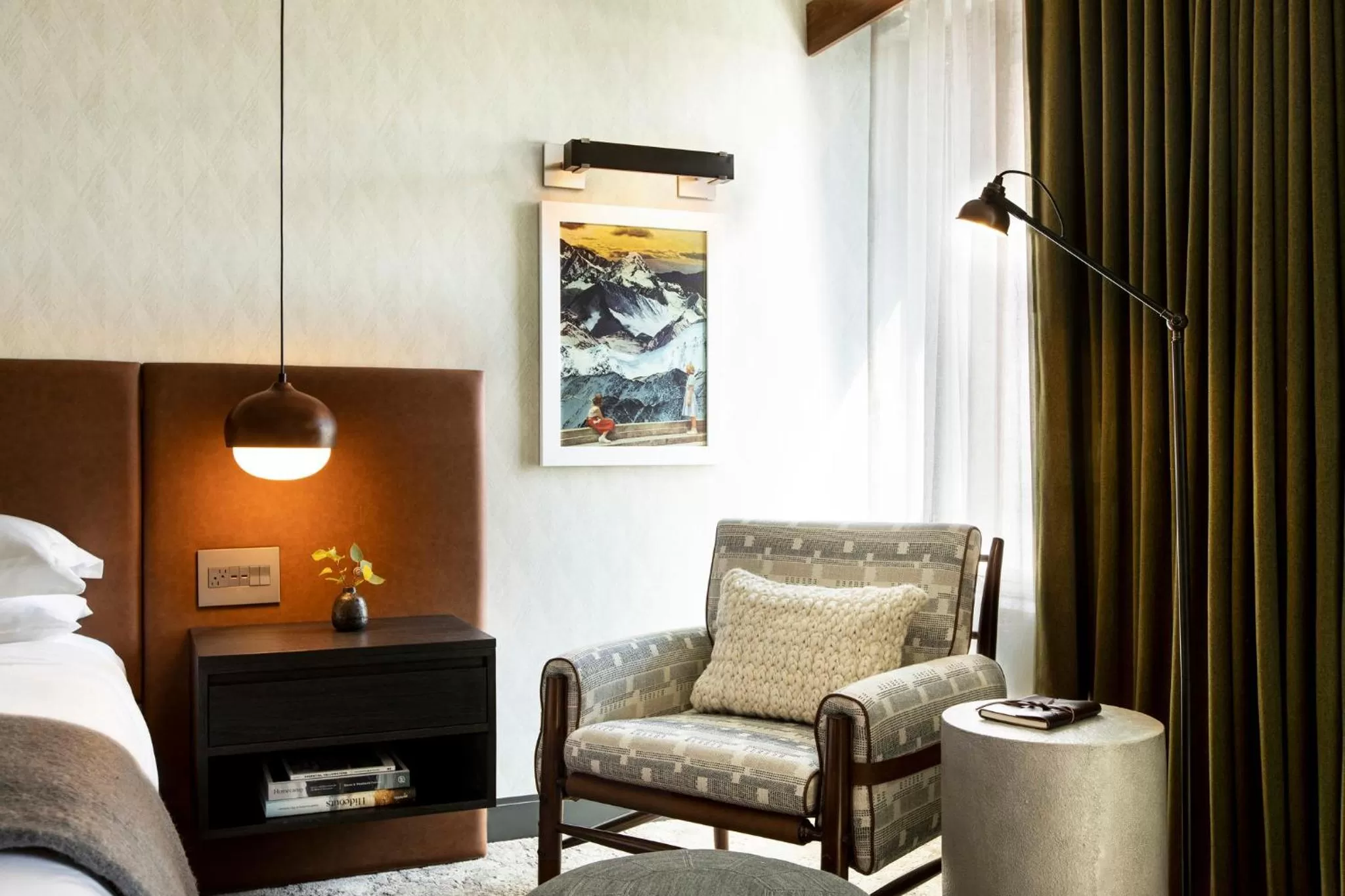 Photo of the whole room, Bed in Kimpton - Armory Hotel Bozeman by IHG