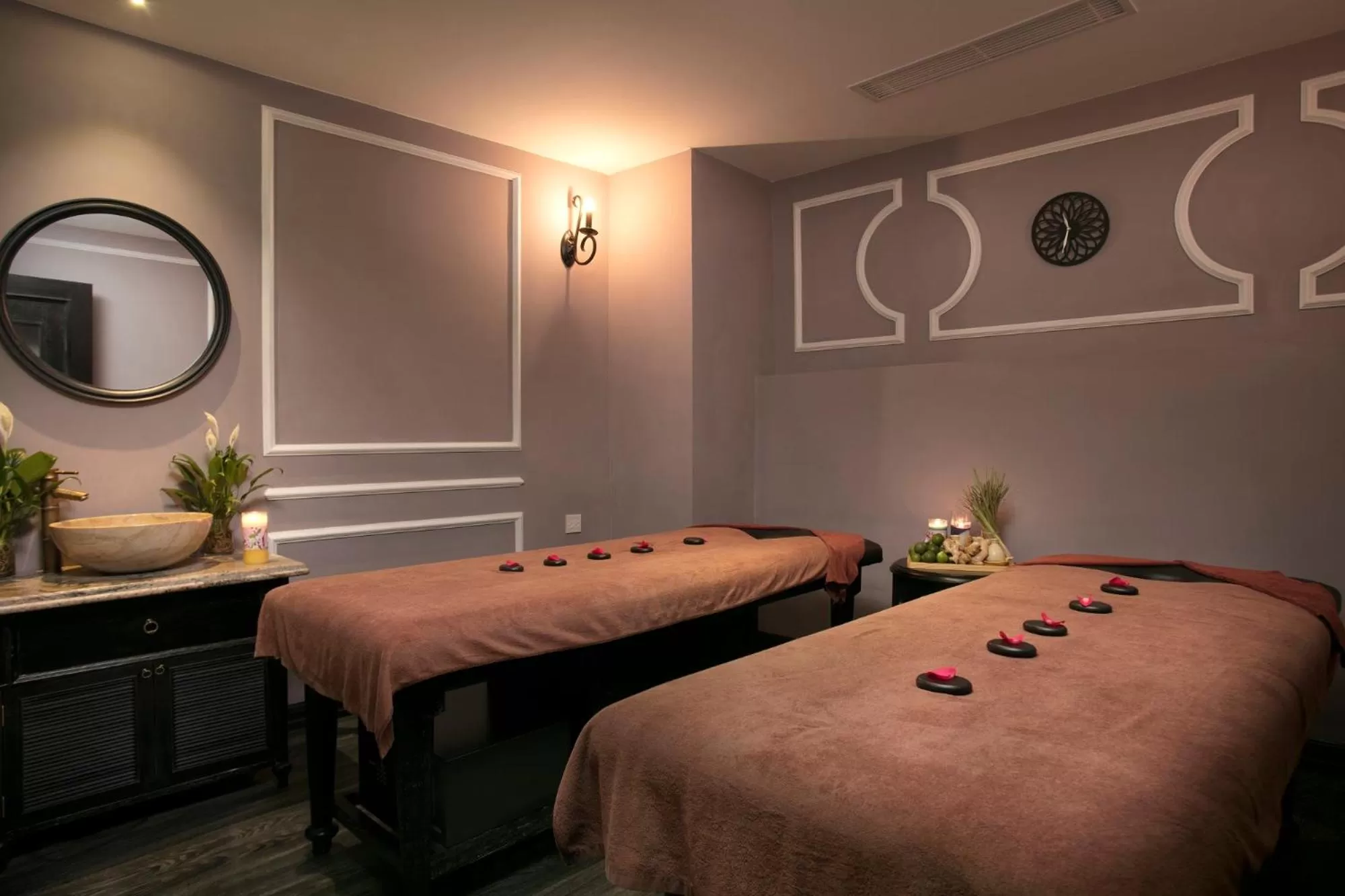 Massage in JM Marvel Hotel & Spa